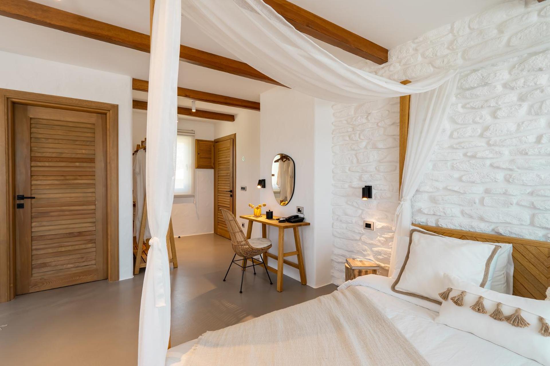 Deluxe Suite with Sea View photo 2