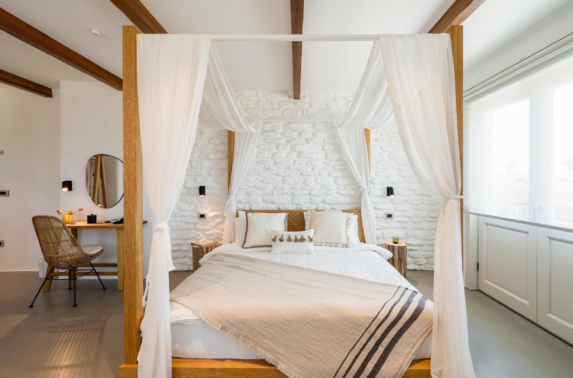 Deluxe Suite with Sea View photo 3