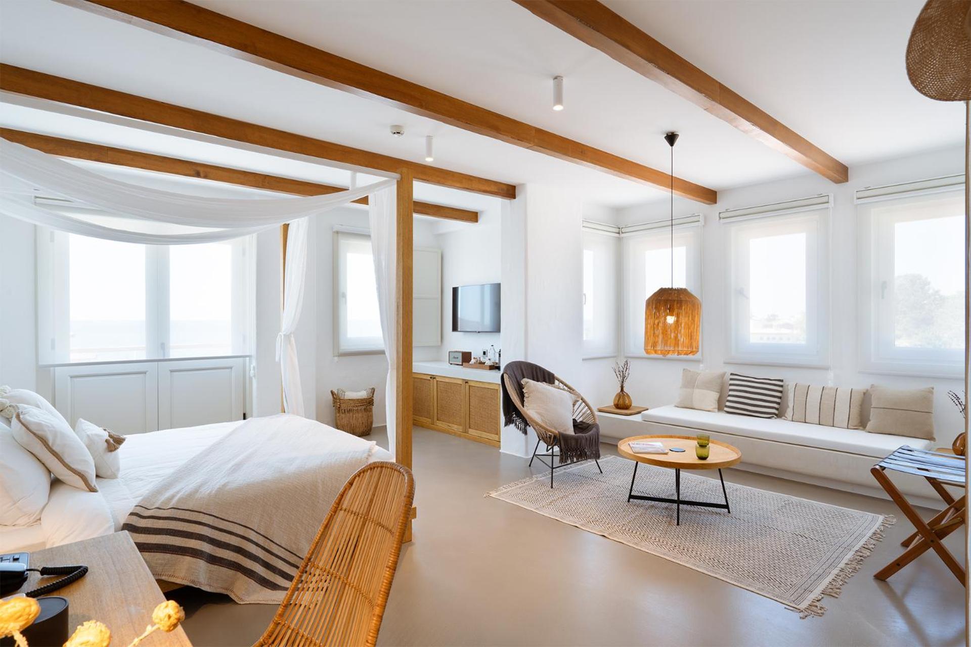 Deluxe Suite with Sea View photo 1