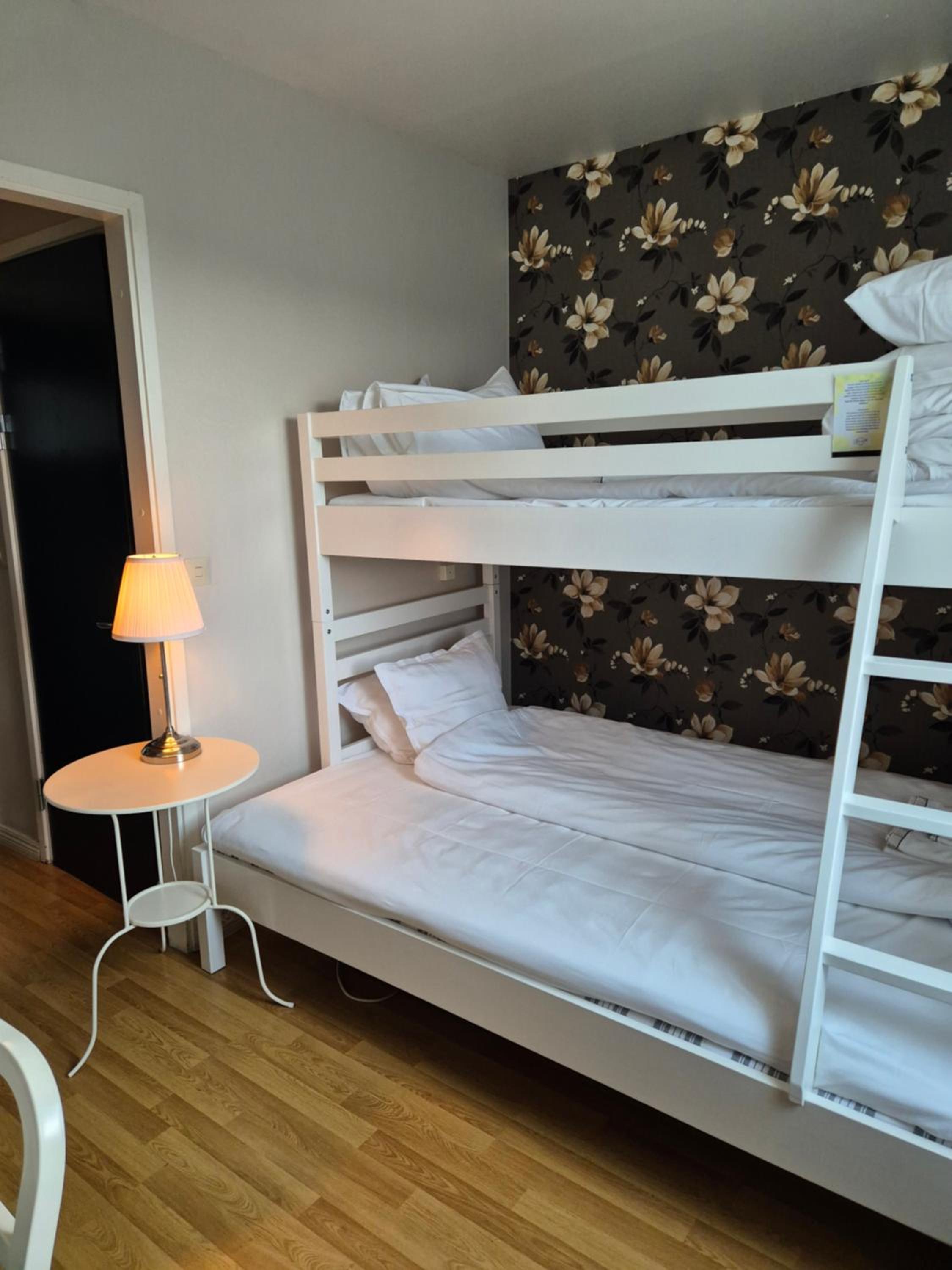 Family Double Room - Photo 9