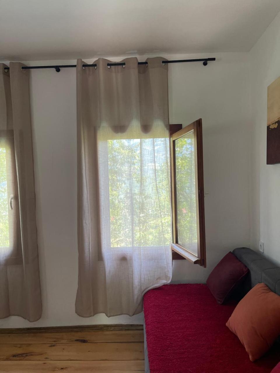 One-Bedroom House photo 3