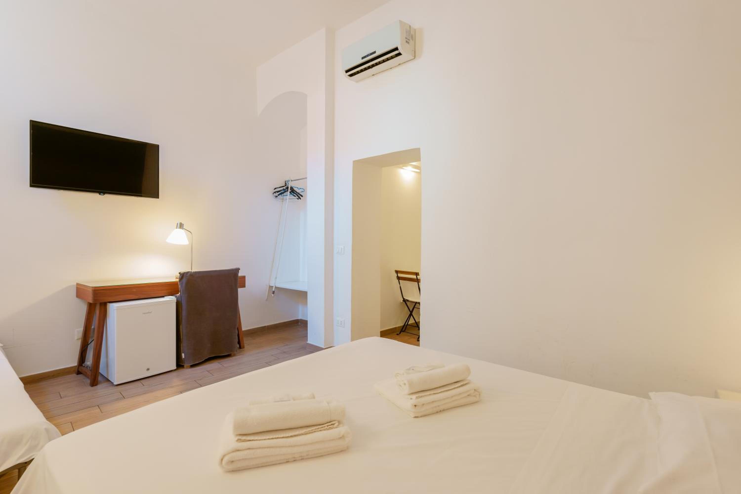 Deluxe Triple Room - Photo 1