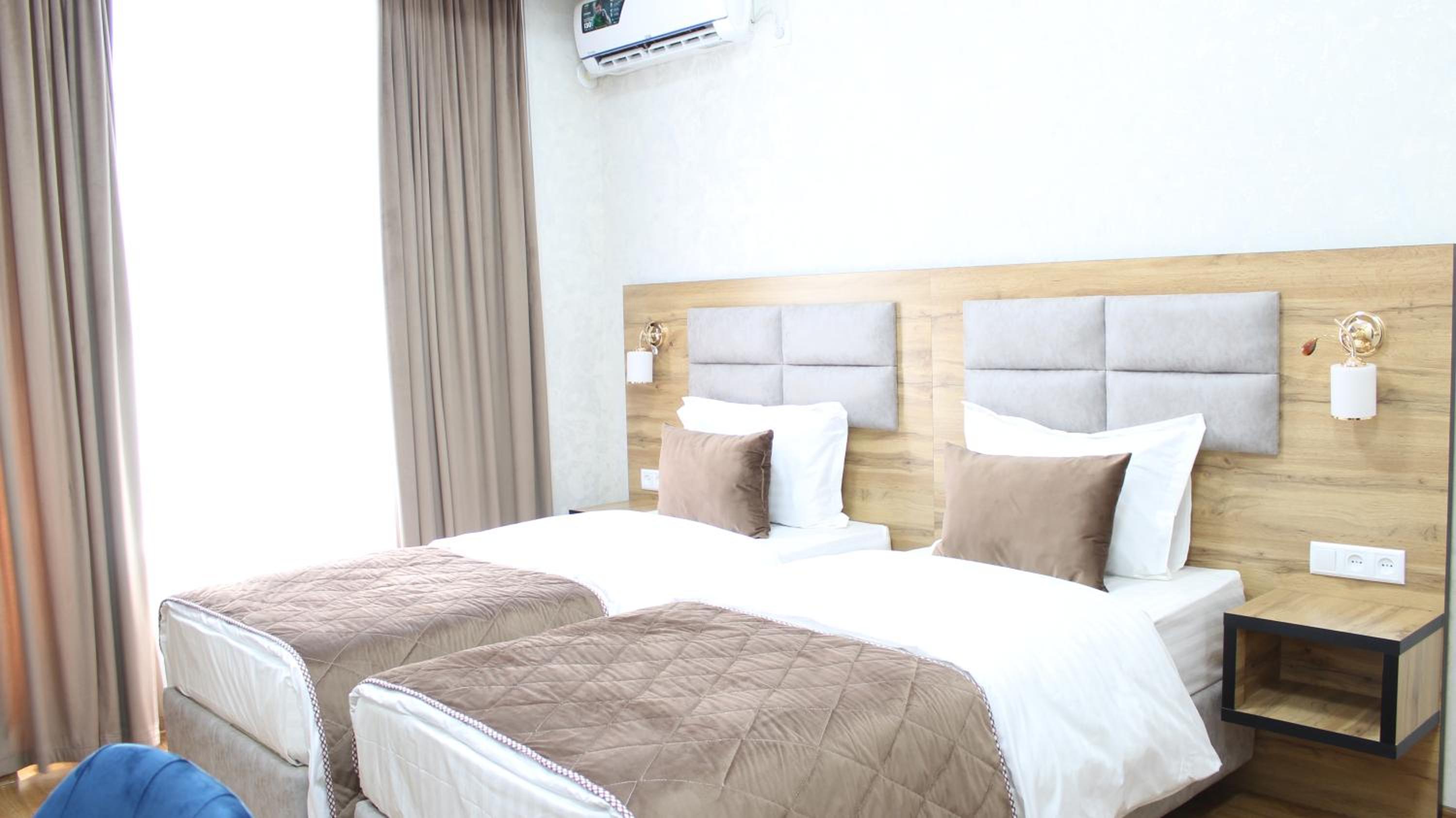 Twin Room - Photo 5