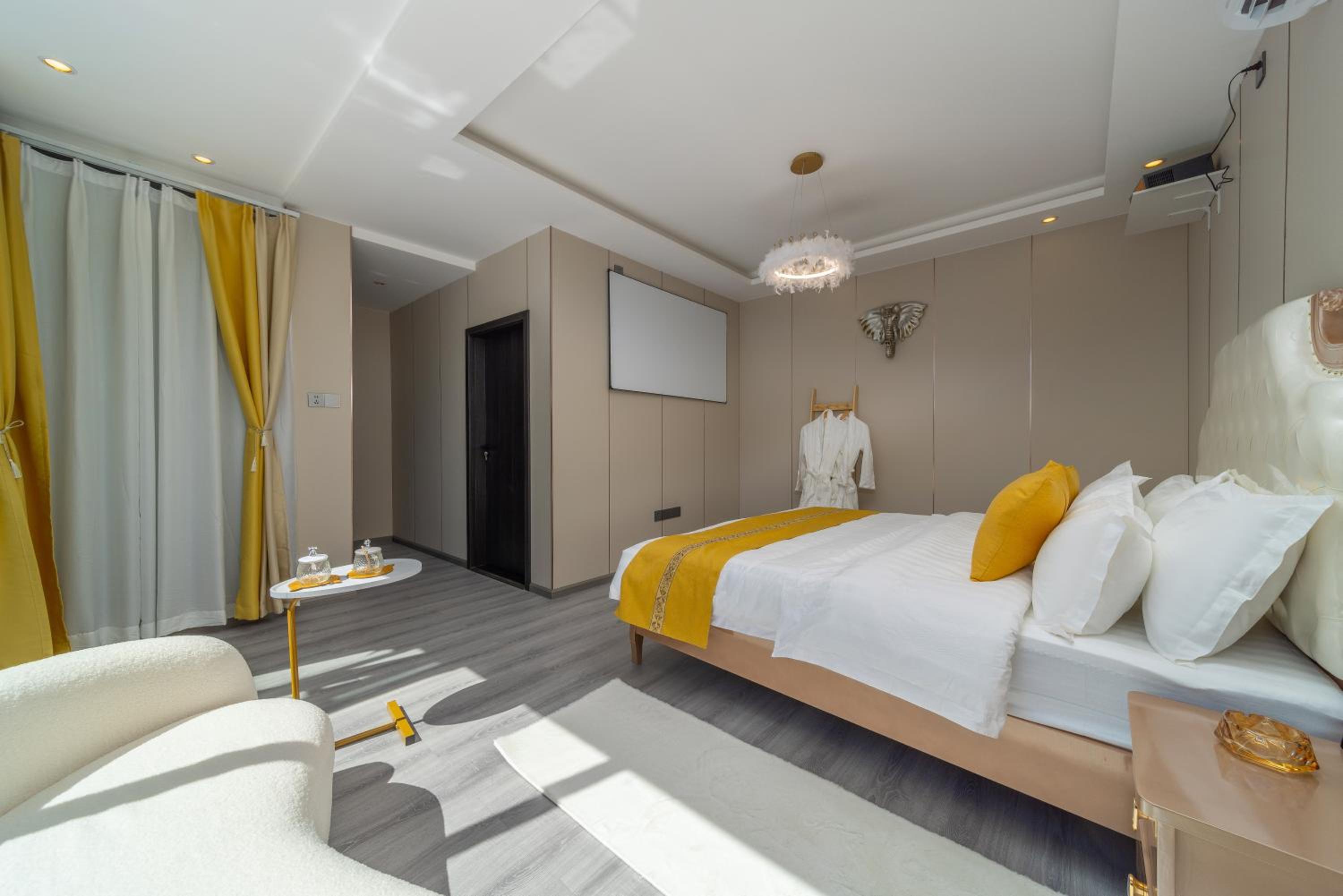 Queen Room With Balcony photo 3