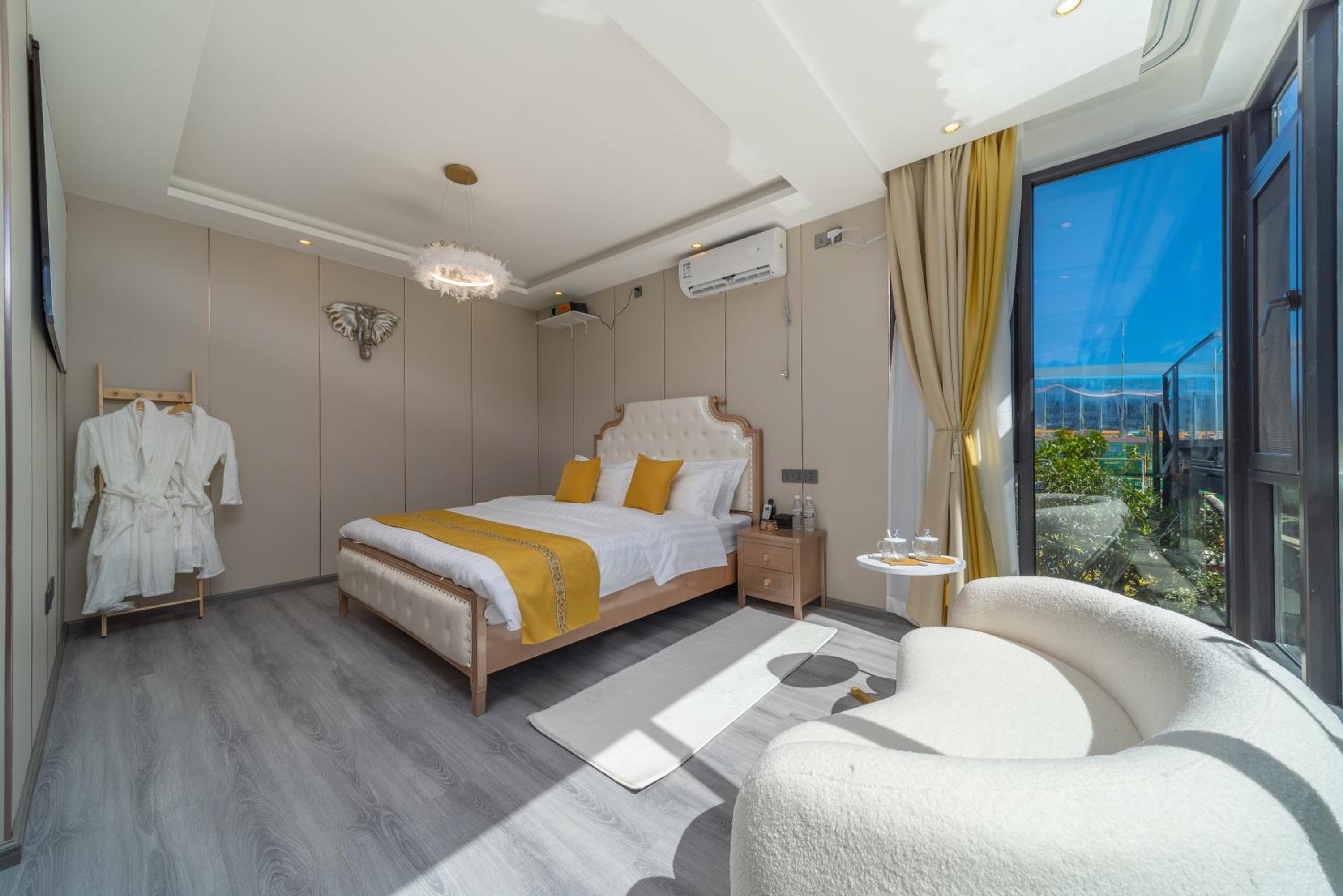 Queen Room With Balcony photo 2