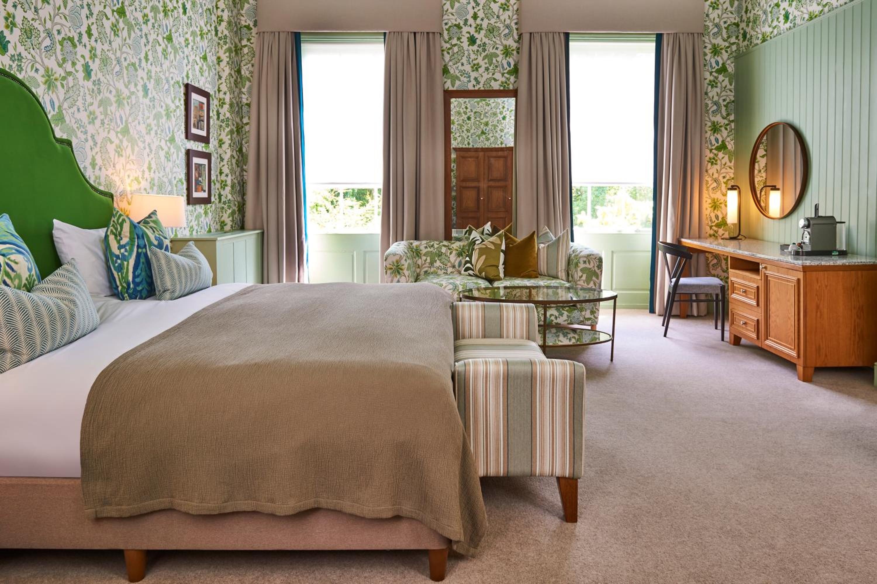 Deluxe Room - Photo 5