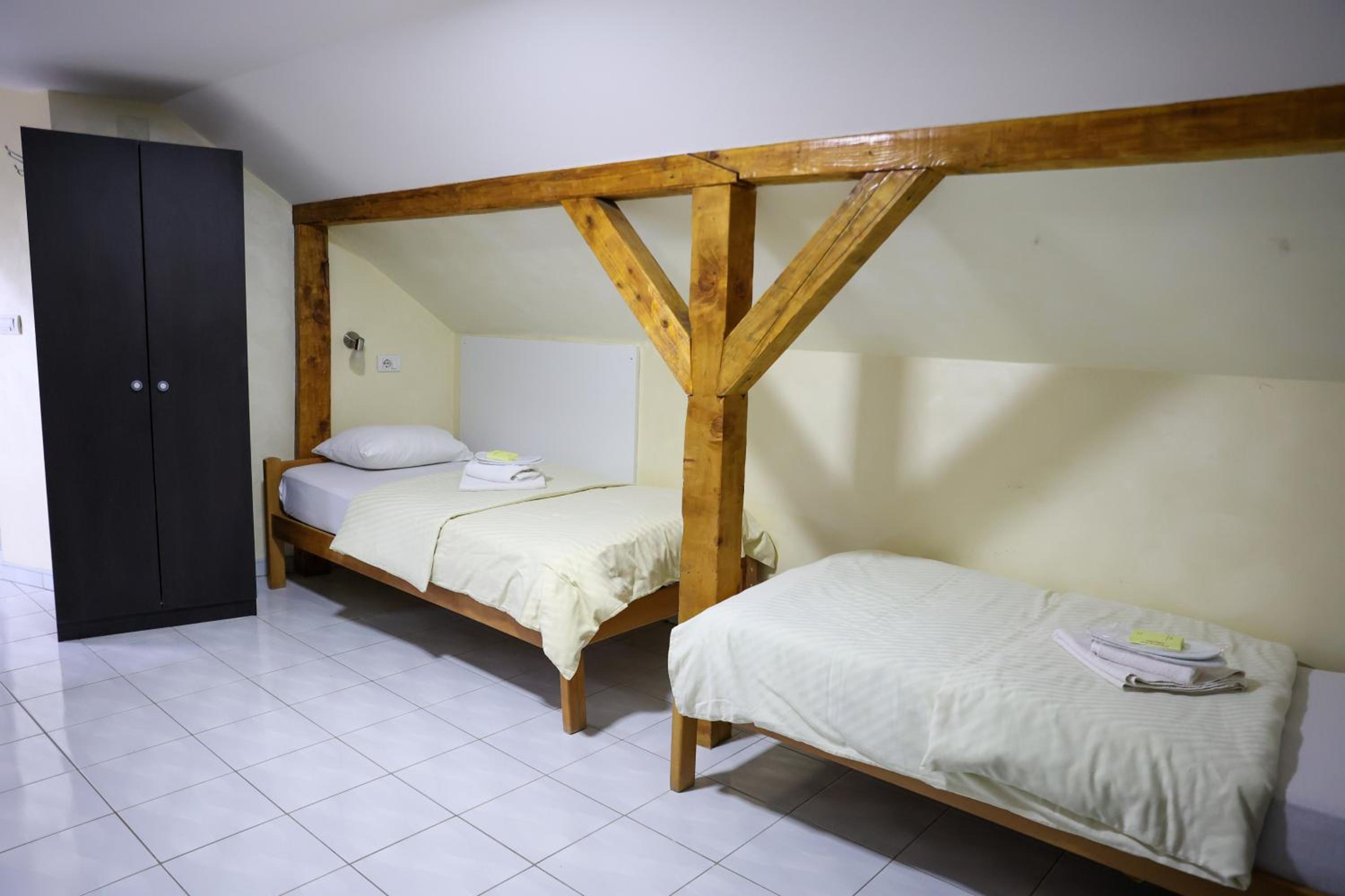 Classic Quadruple Room photo 3