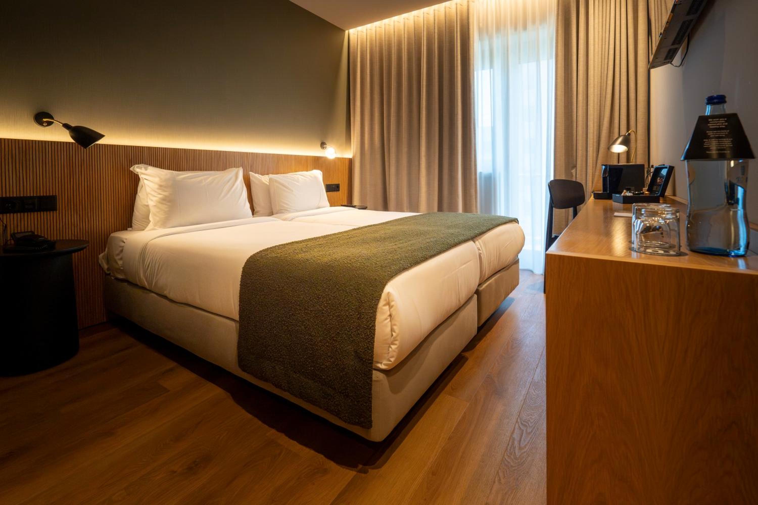 Double Room - Photo 8