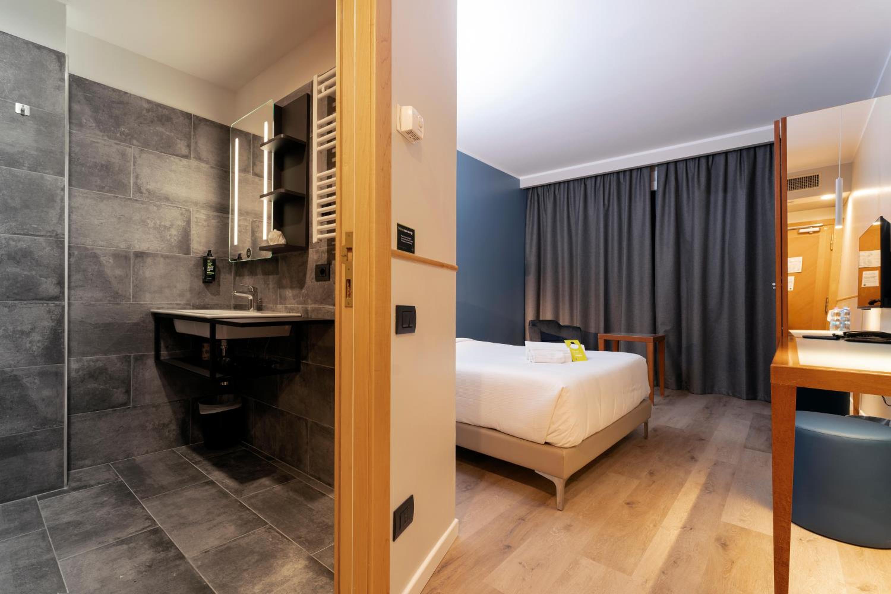 Superior Queen Room - Photo 6
