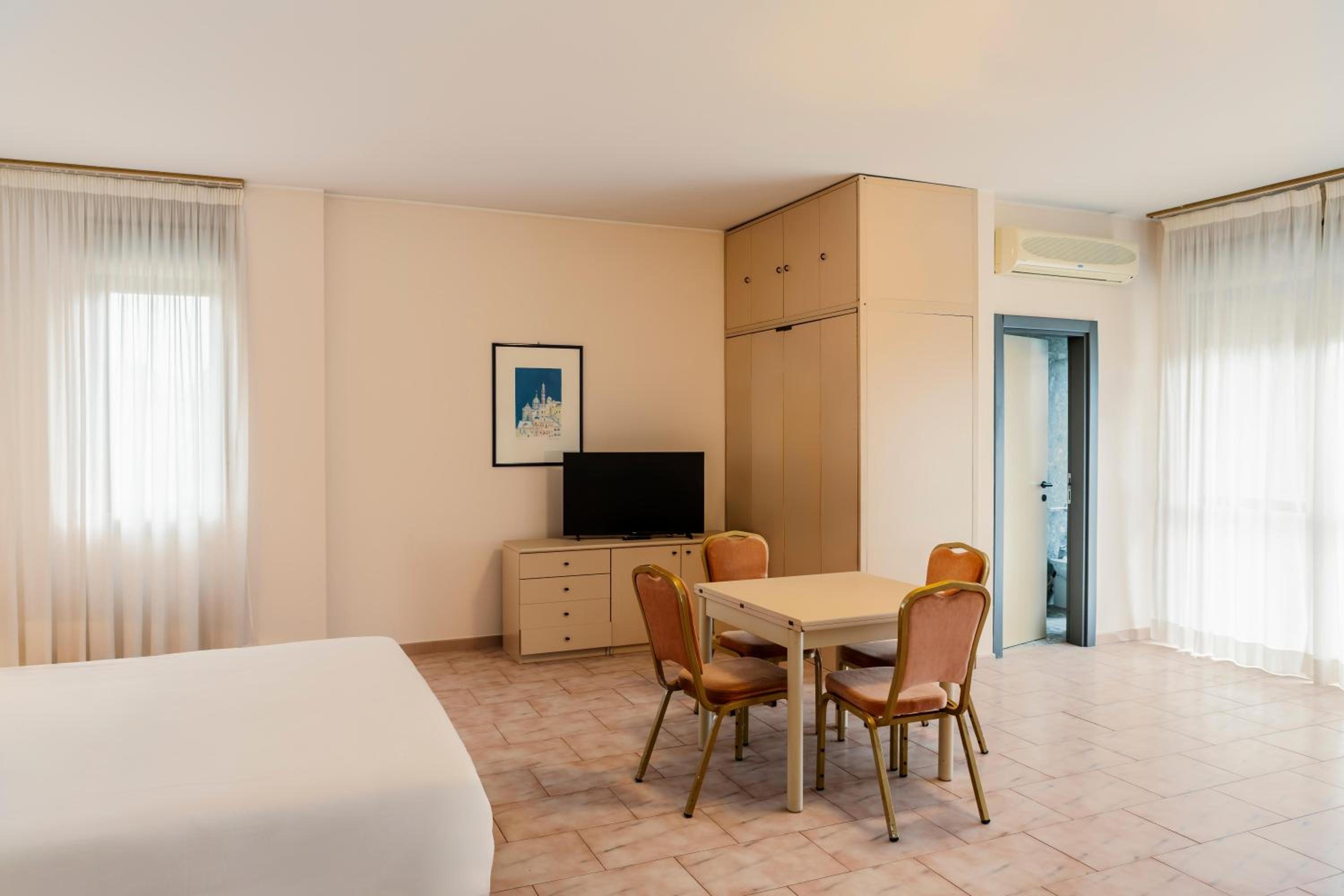 Superior Double Room - Photo 3