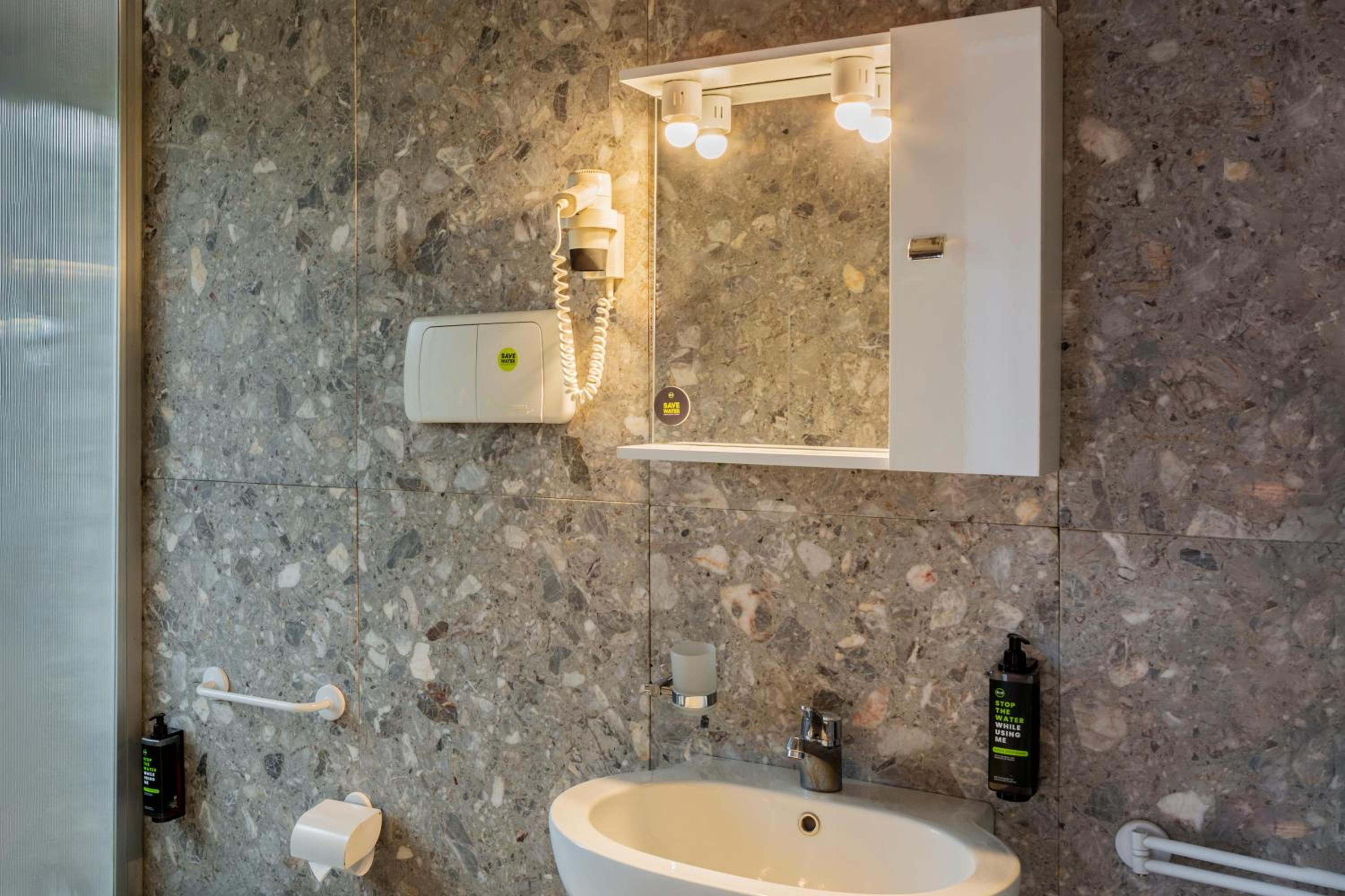 Superior Double Room - Photo 6