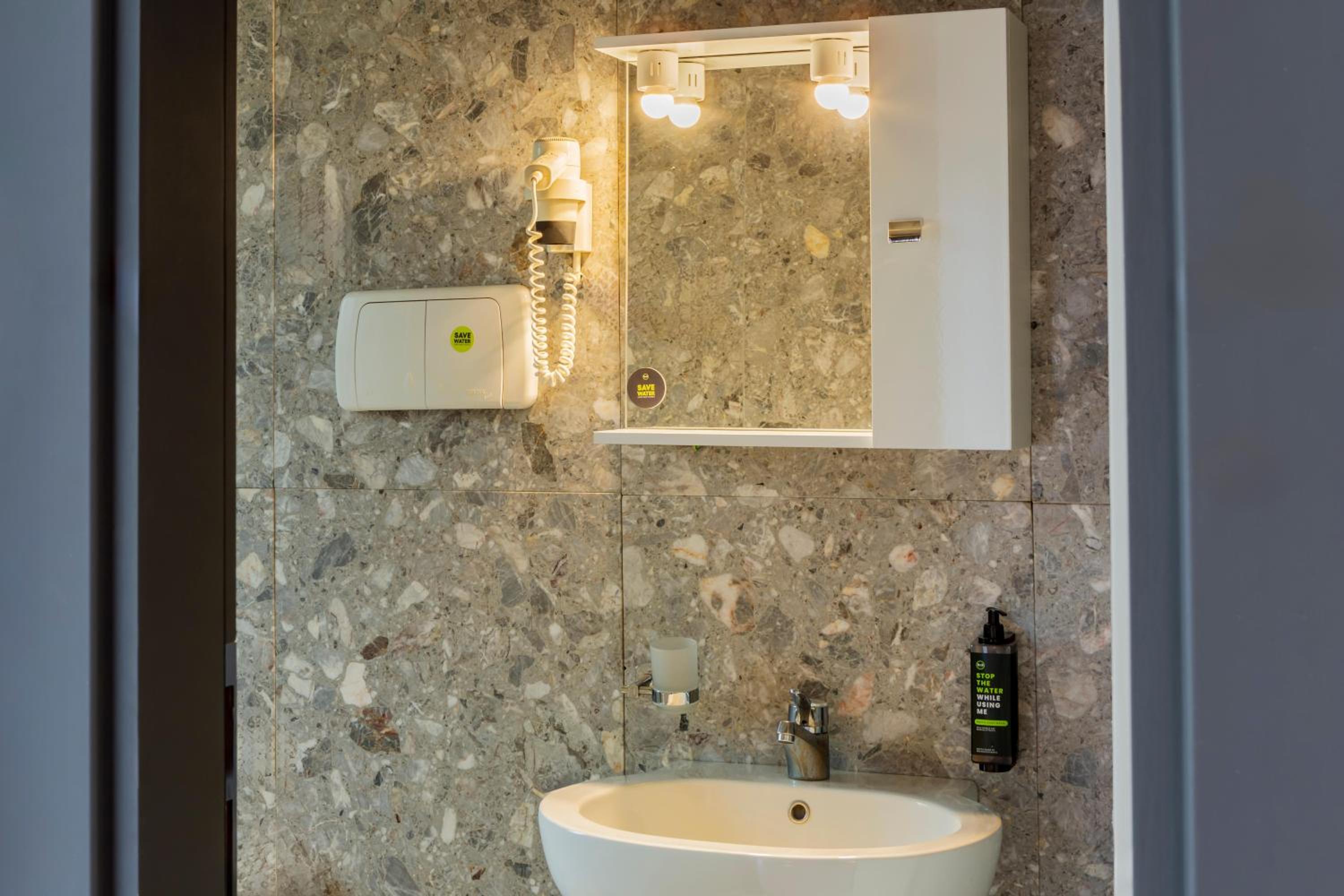 Superior Double Room - Photo 7