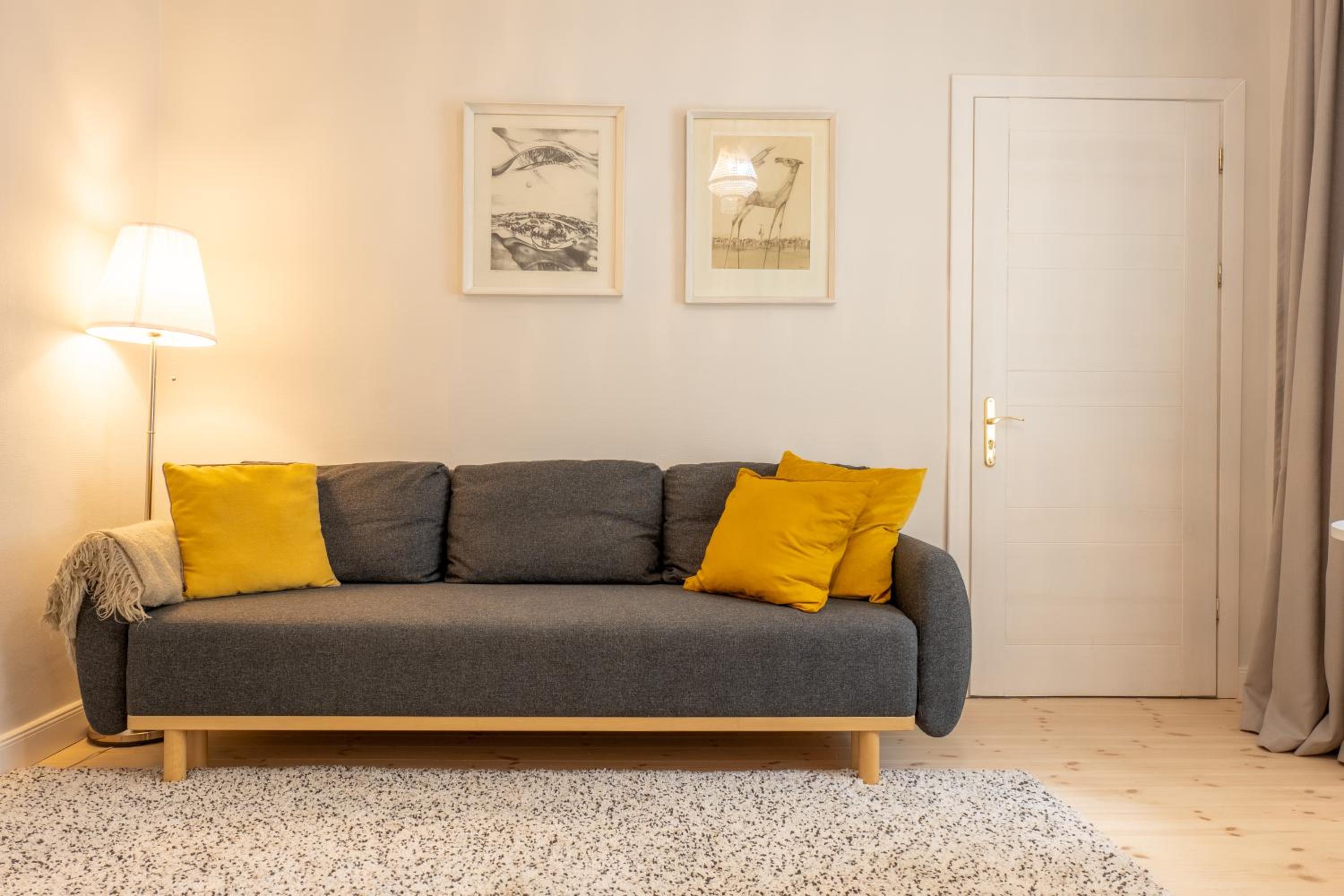 One-Bedroom Apartment