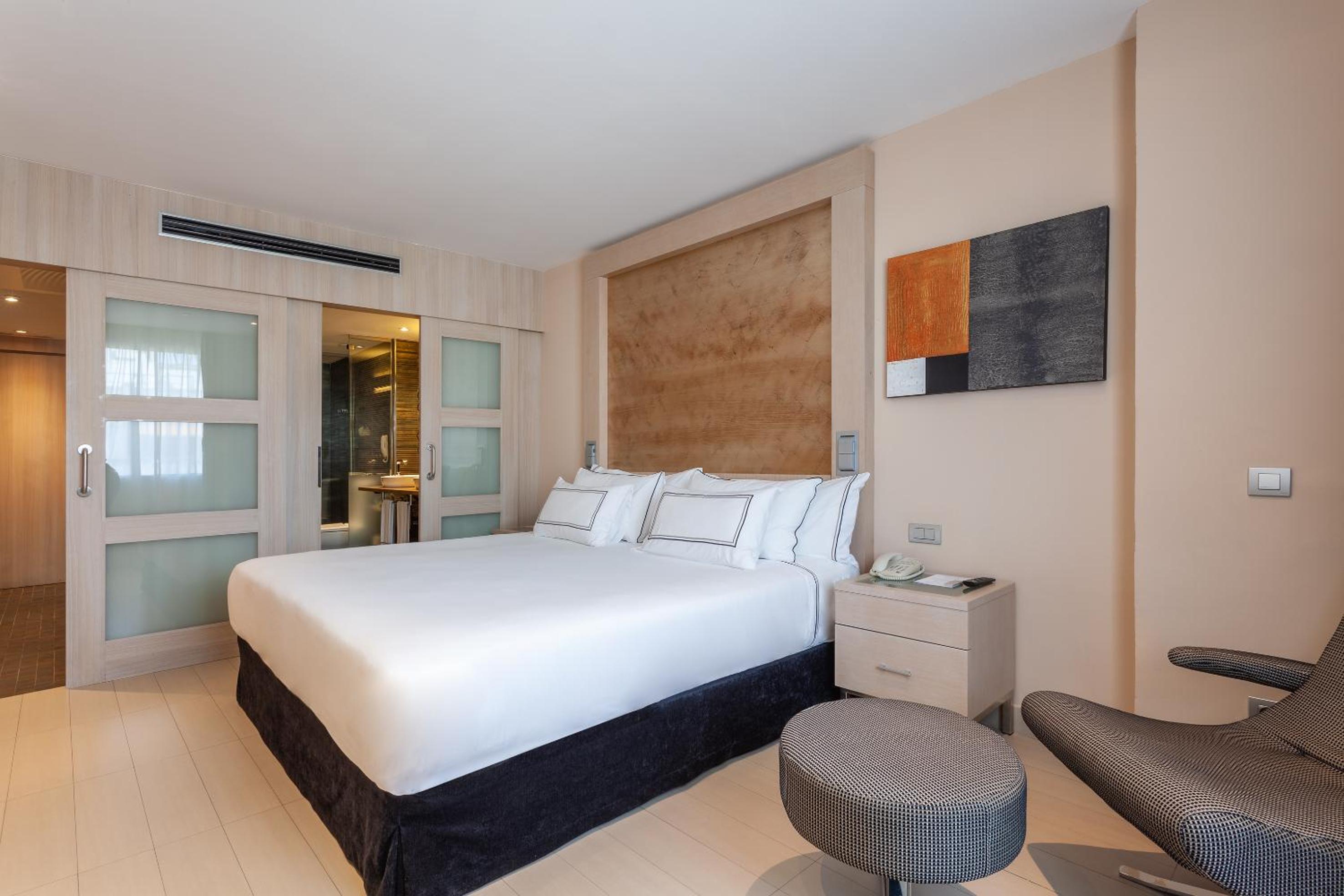Premium Room (2 Adults + 2 Children)