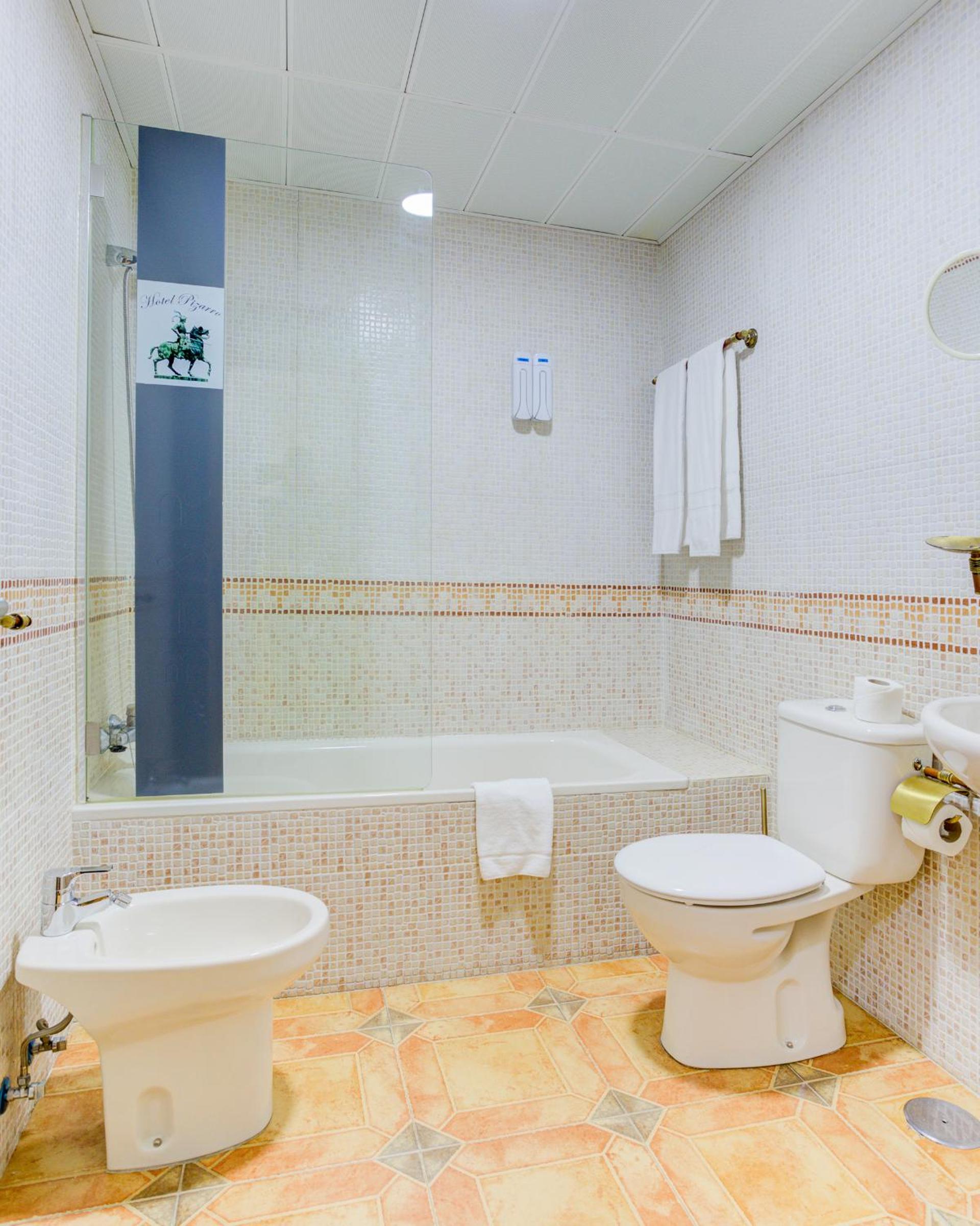 Deluxe Queen Room - Photo 6