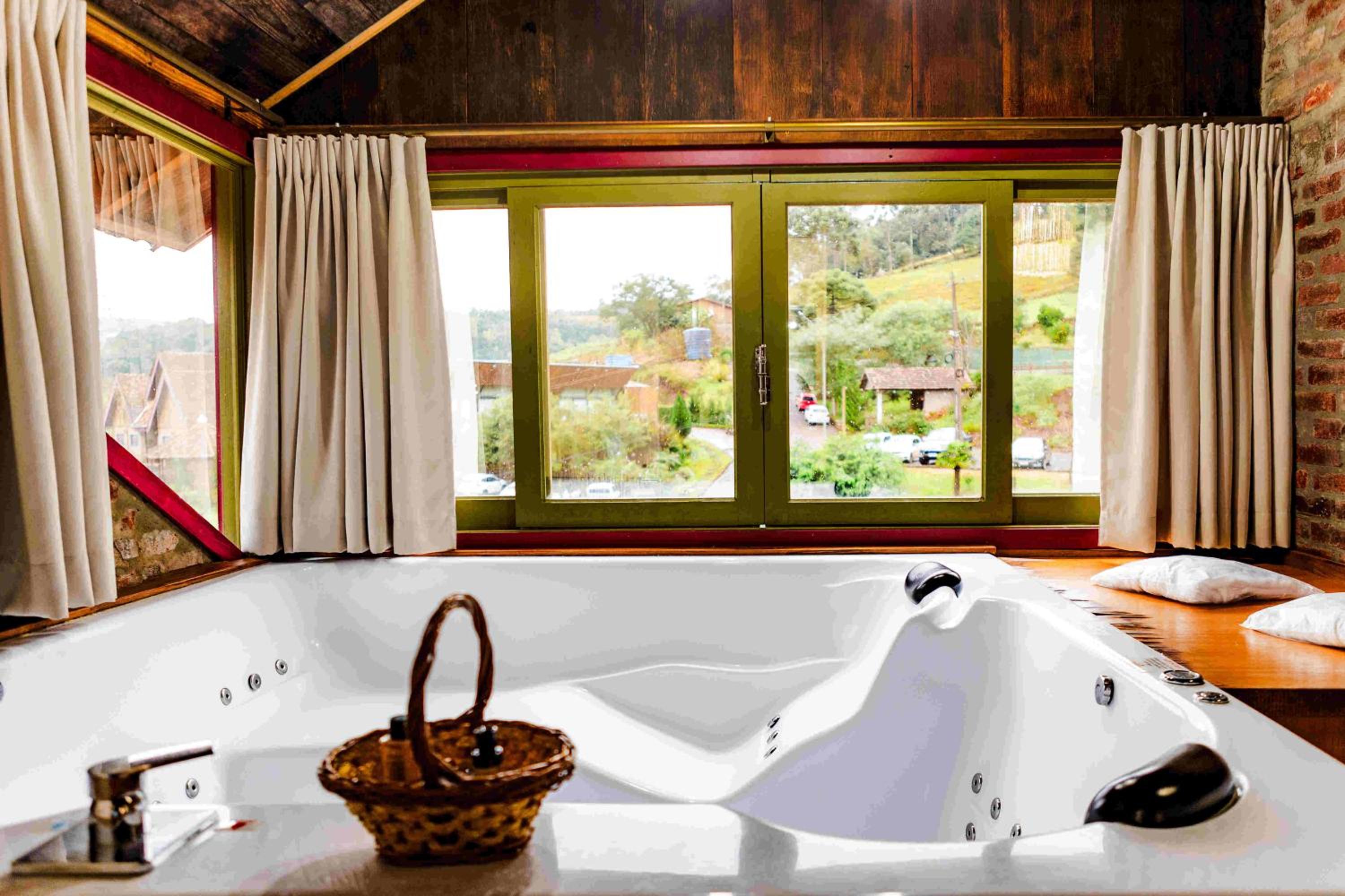 King Suite with Spa Bath photo 2