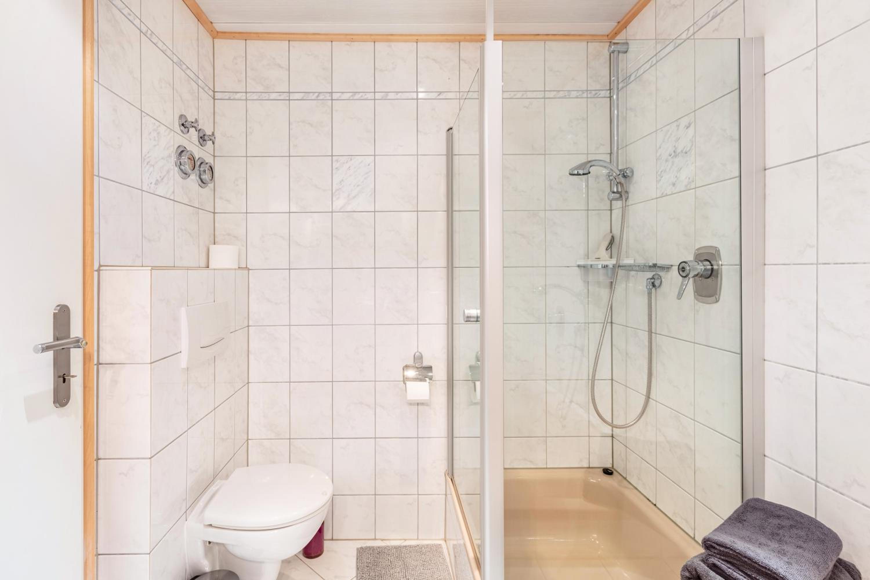 Two-Bedroom Deluxe Apartment with Garden View photo 2