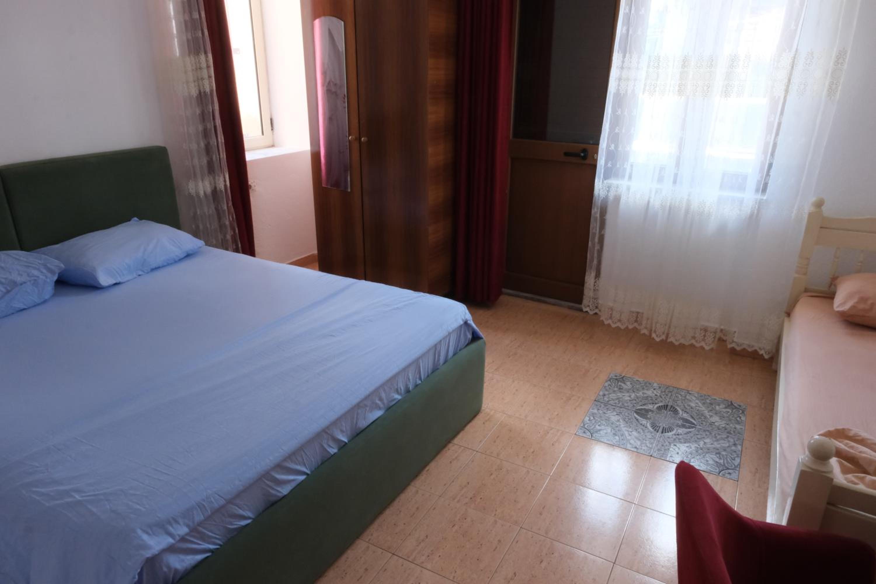 Triple Room with Shared Bathroom photo 3