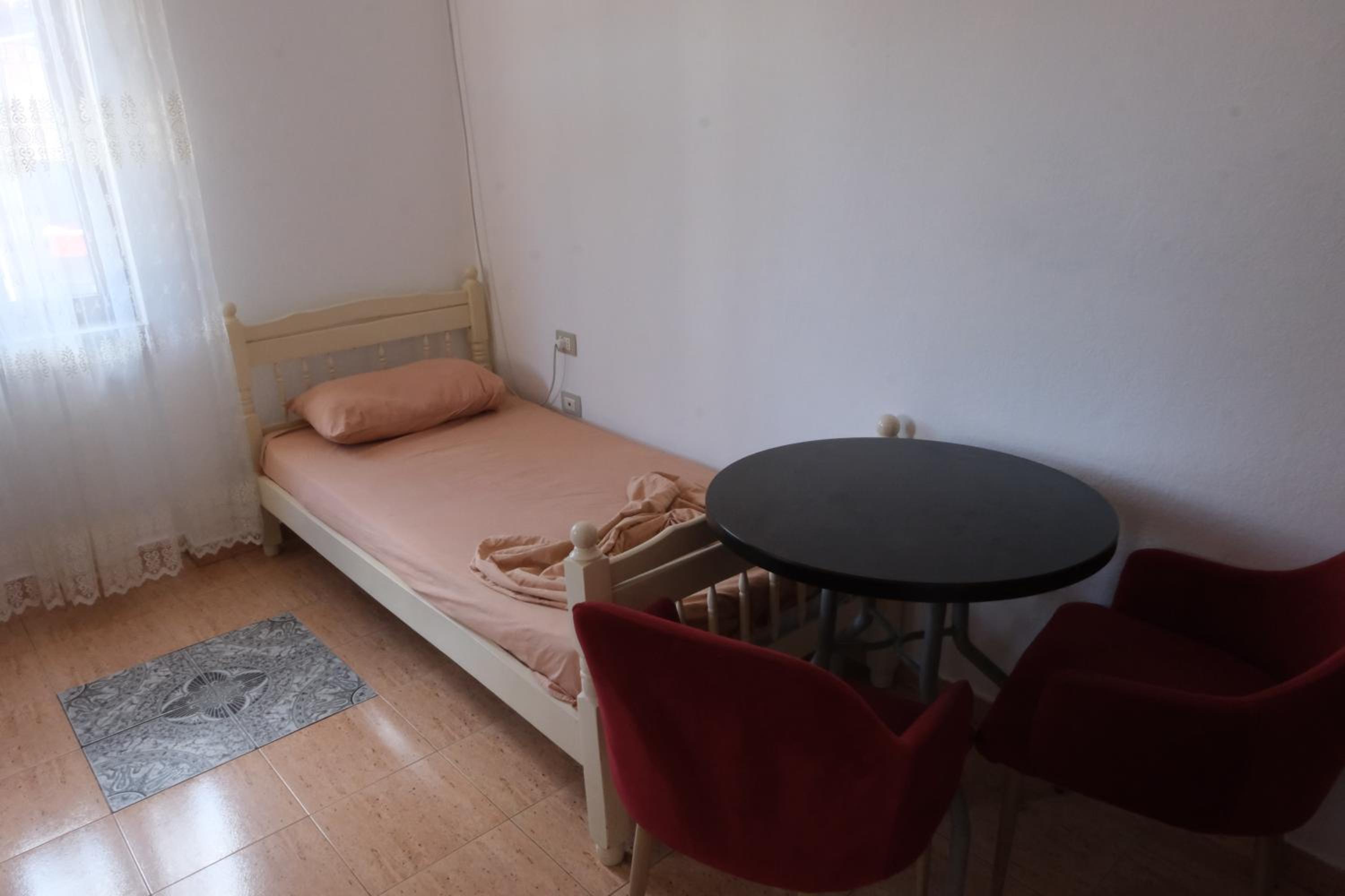 Triple Room with Shared Bathroom photo 2