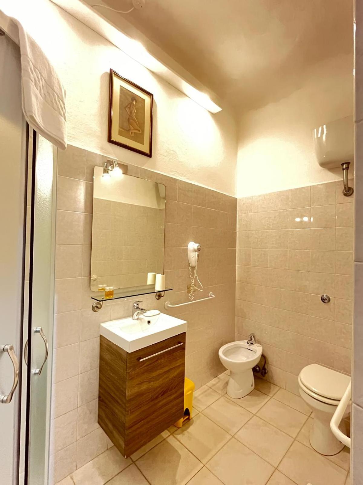 Budget Double Room photo 2