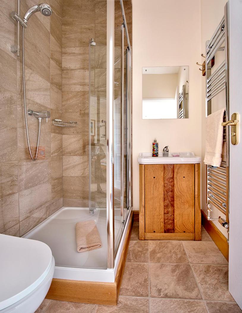 Double or Twin Room with Private Bathroom photo 3