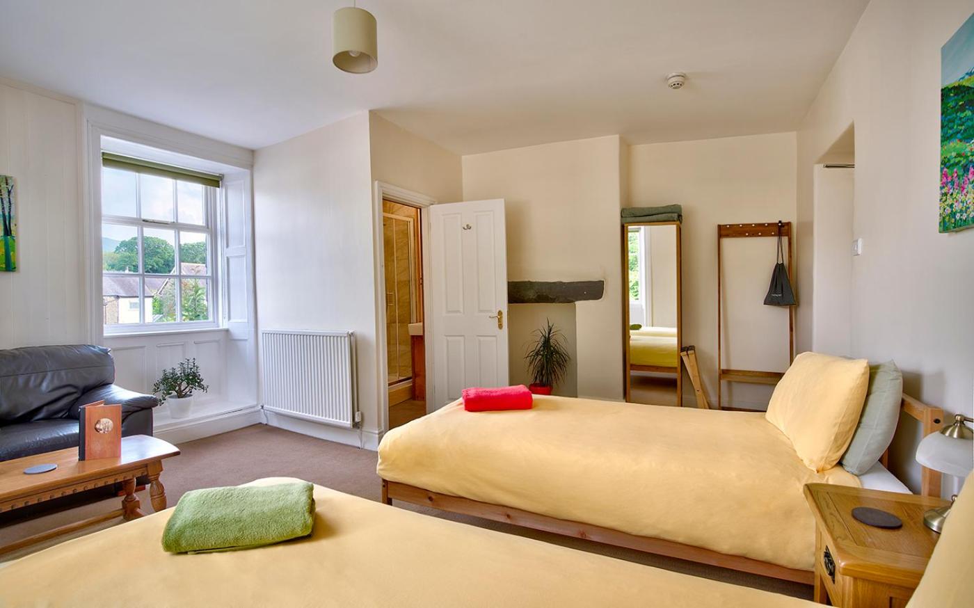 Twin Room with Private Bathroom