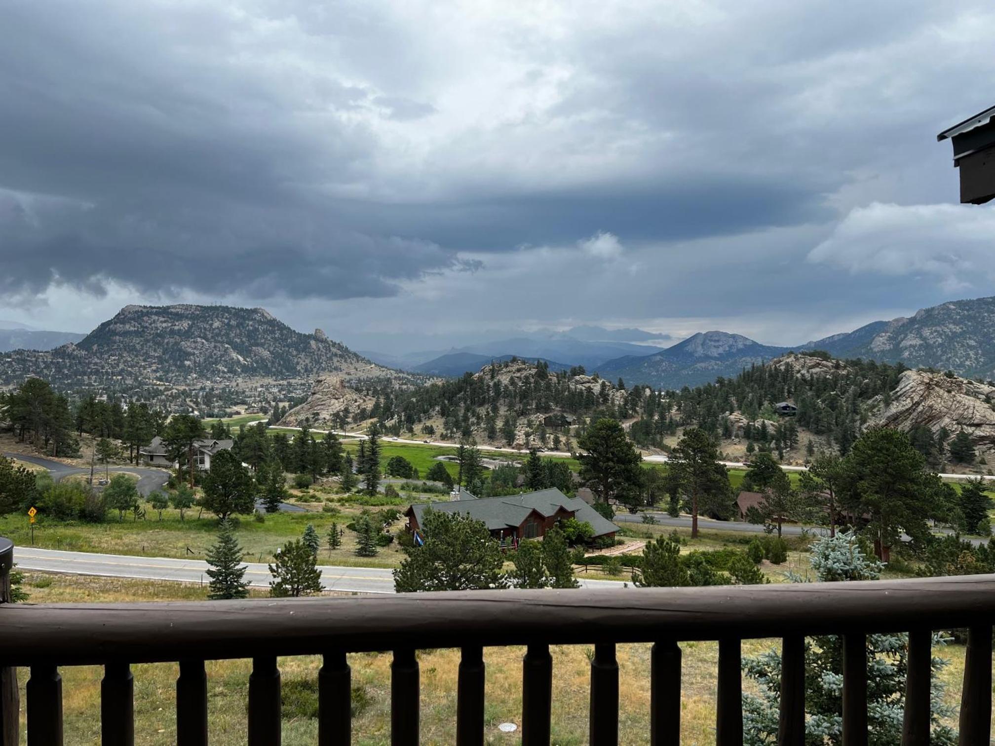 Junior Suite with Mountain View - Photo 7