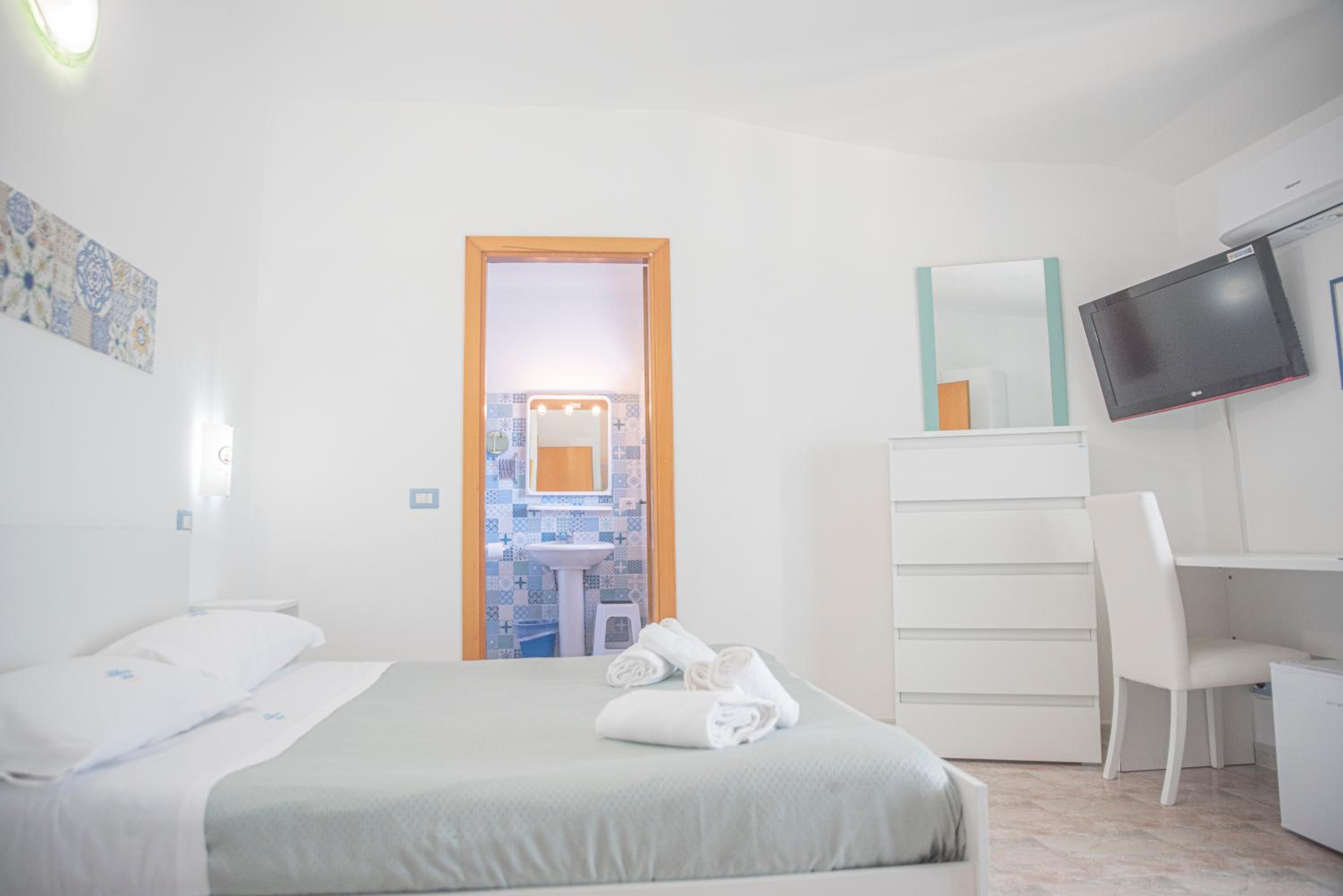 Double Room with Balcony photo 2