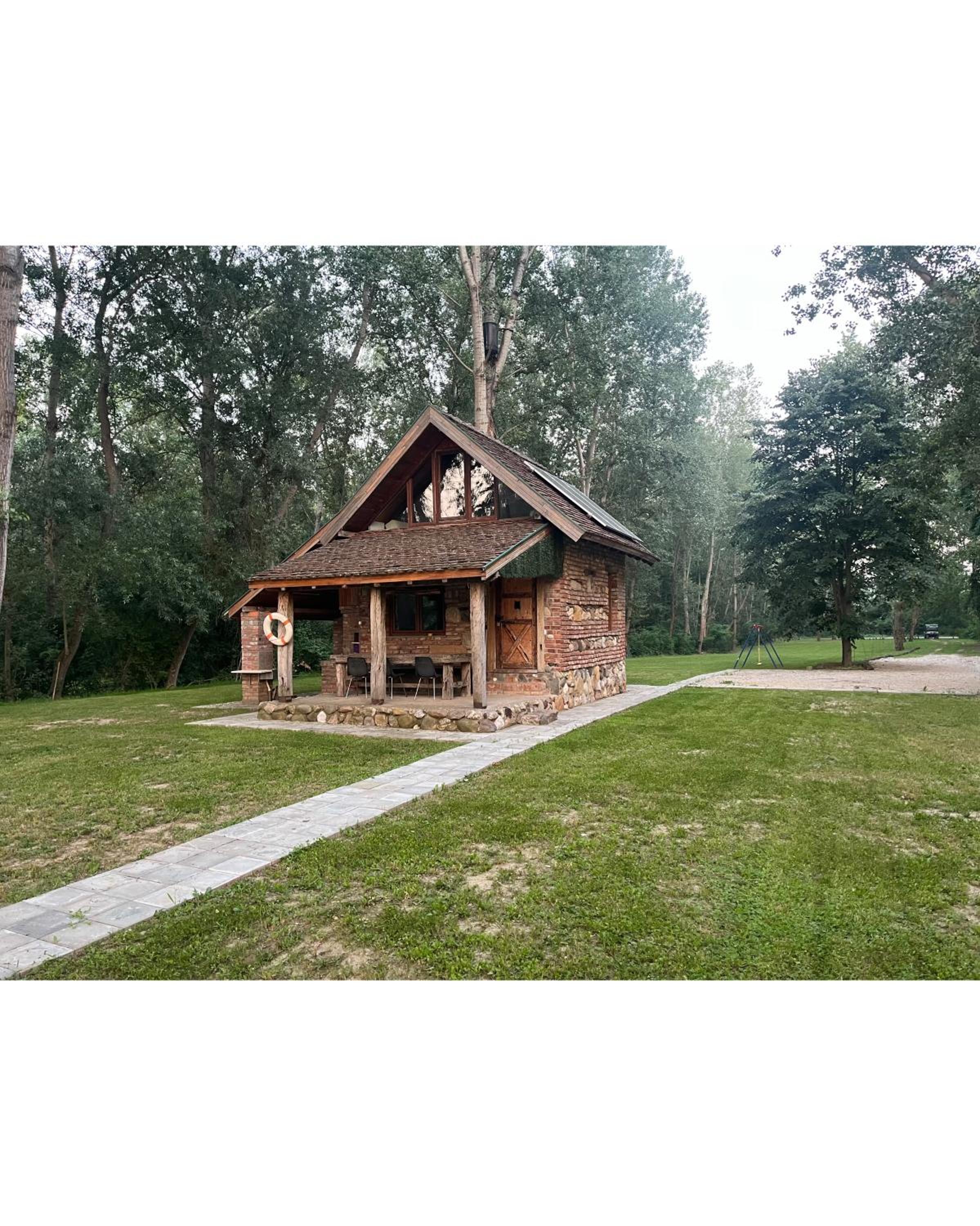 One-Bedroom House photo 1
