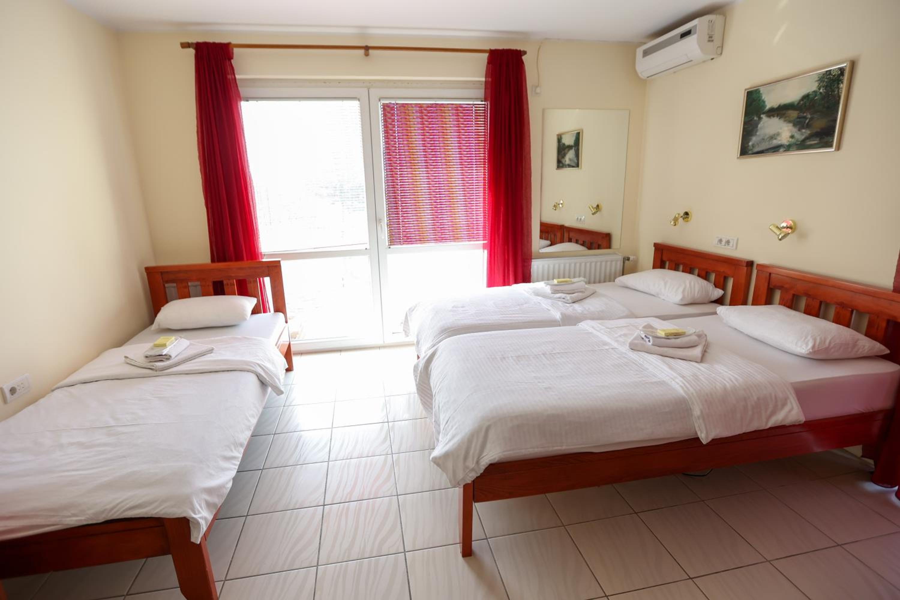 Triple Room with Balcony photo 3
