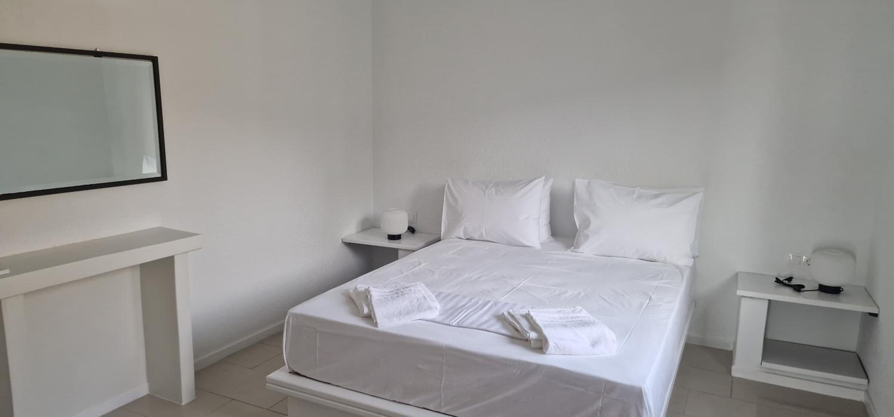 One-Bedroom Apartment with Sea View