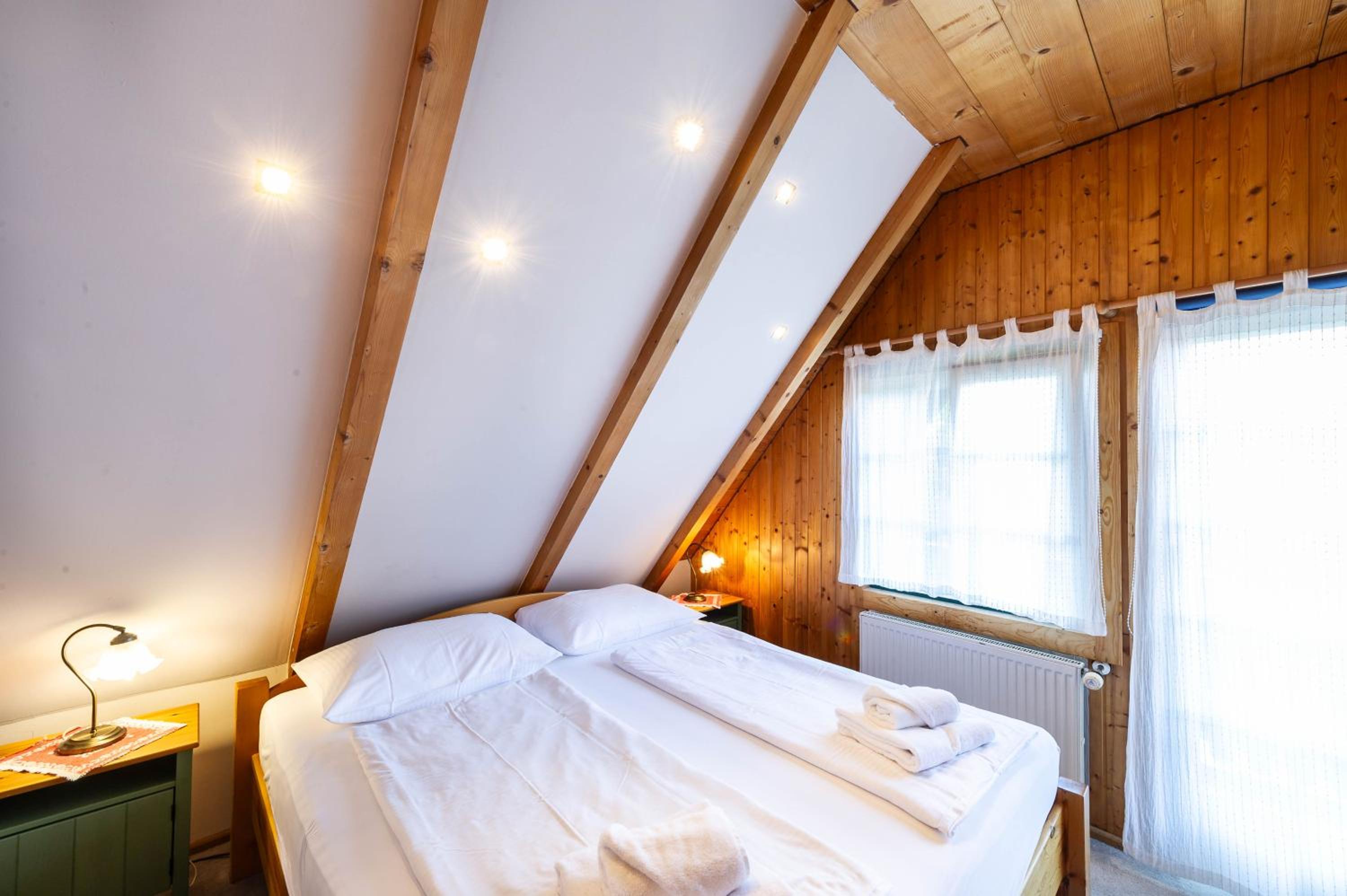 Double or Twin Room - Photo 12