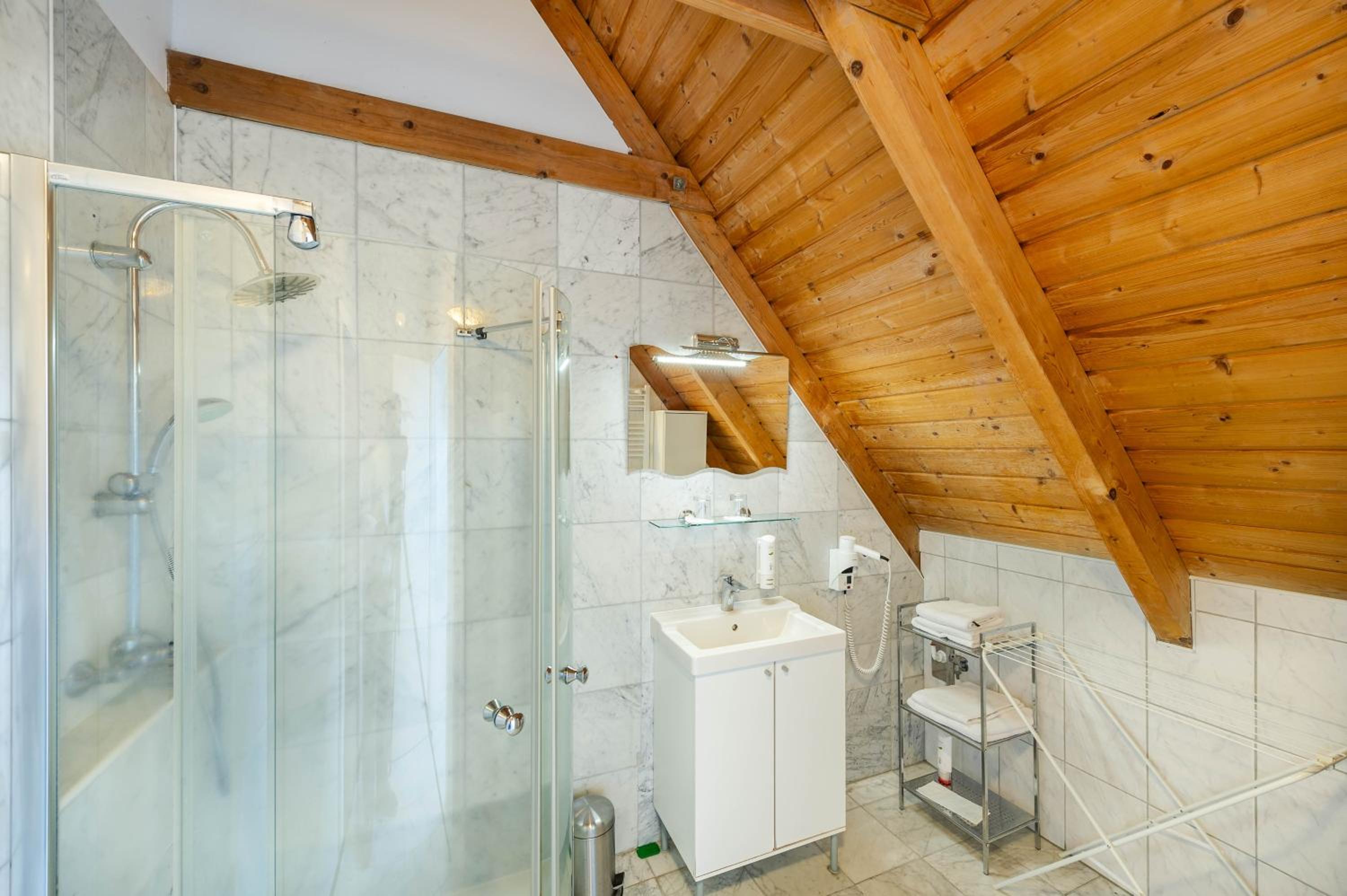 Studio Apartment - Photo 2