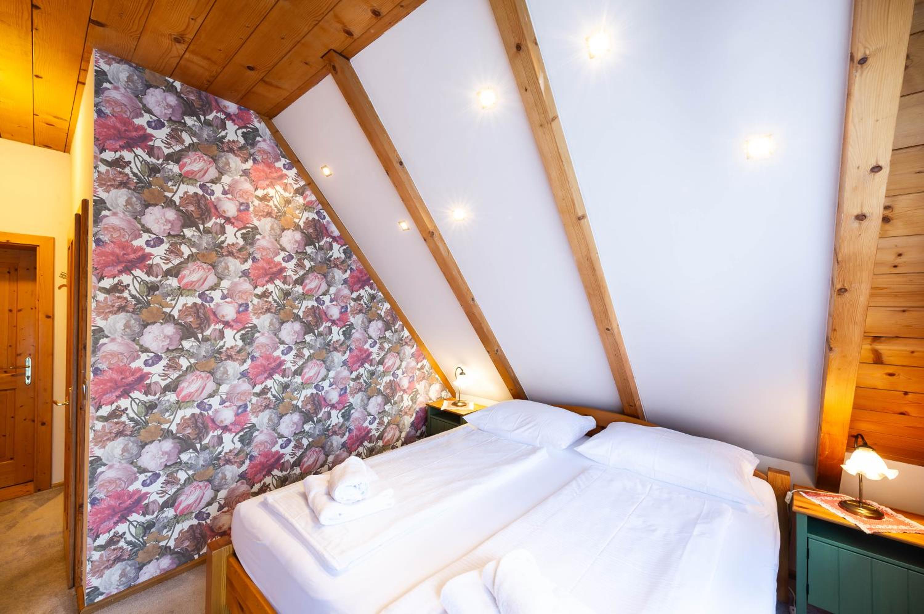 Double or Twin Room - Photo 13