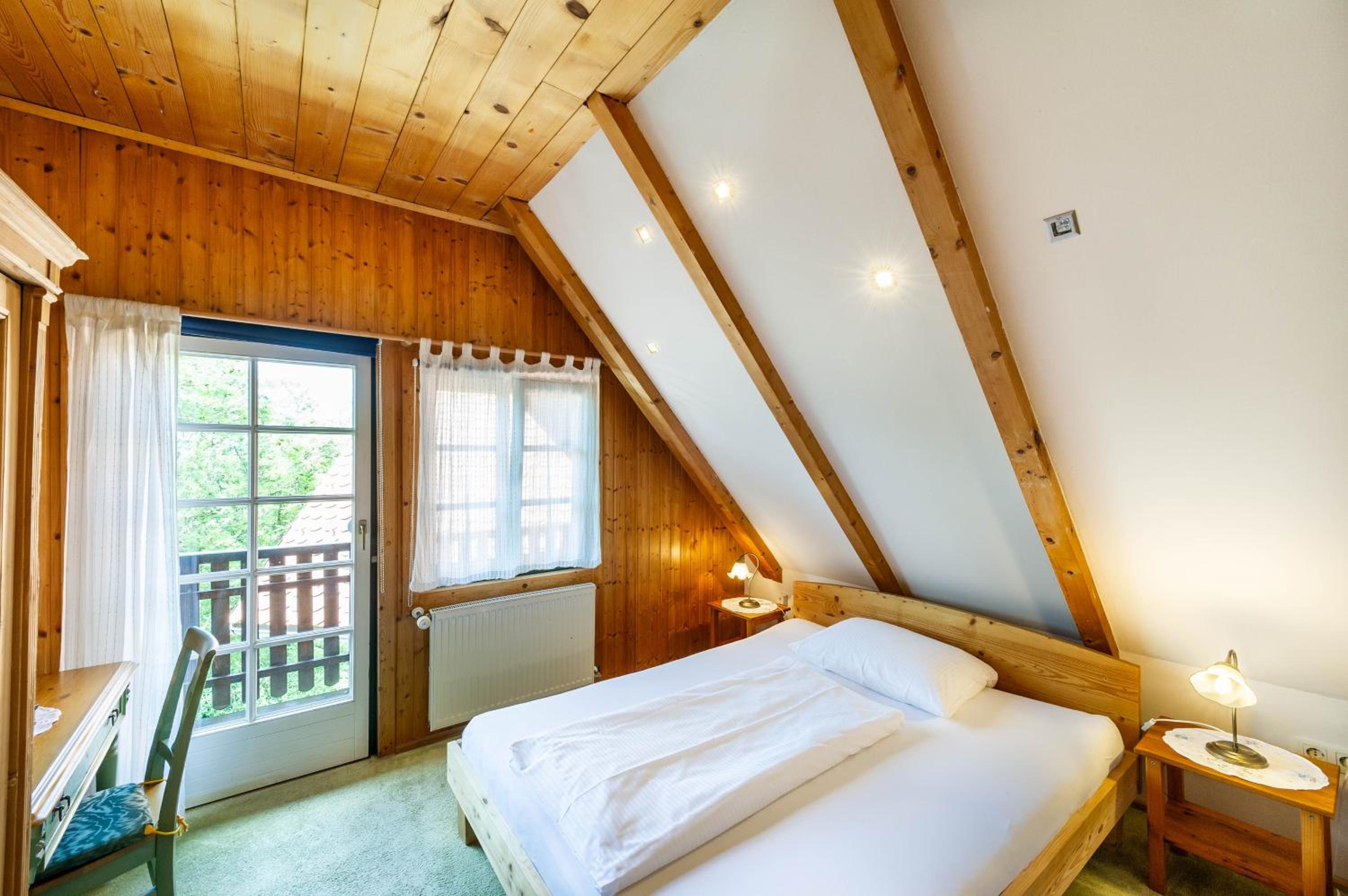 Double or Twin Room - Photo 3