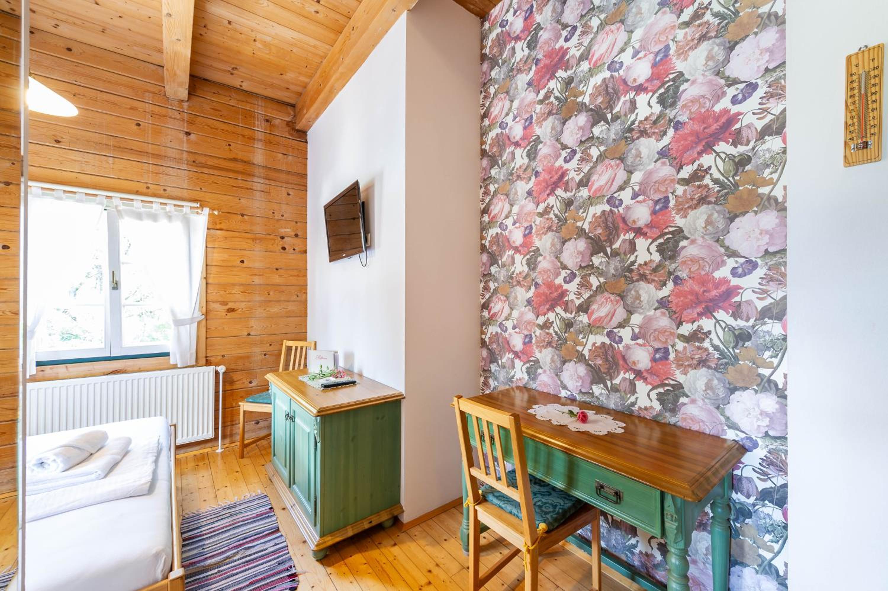 Double or Twin Room - Photo 6