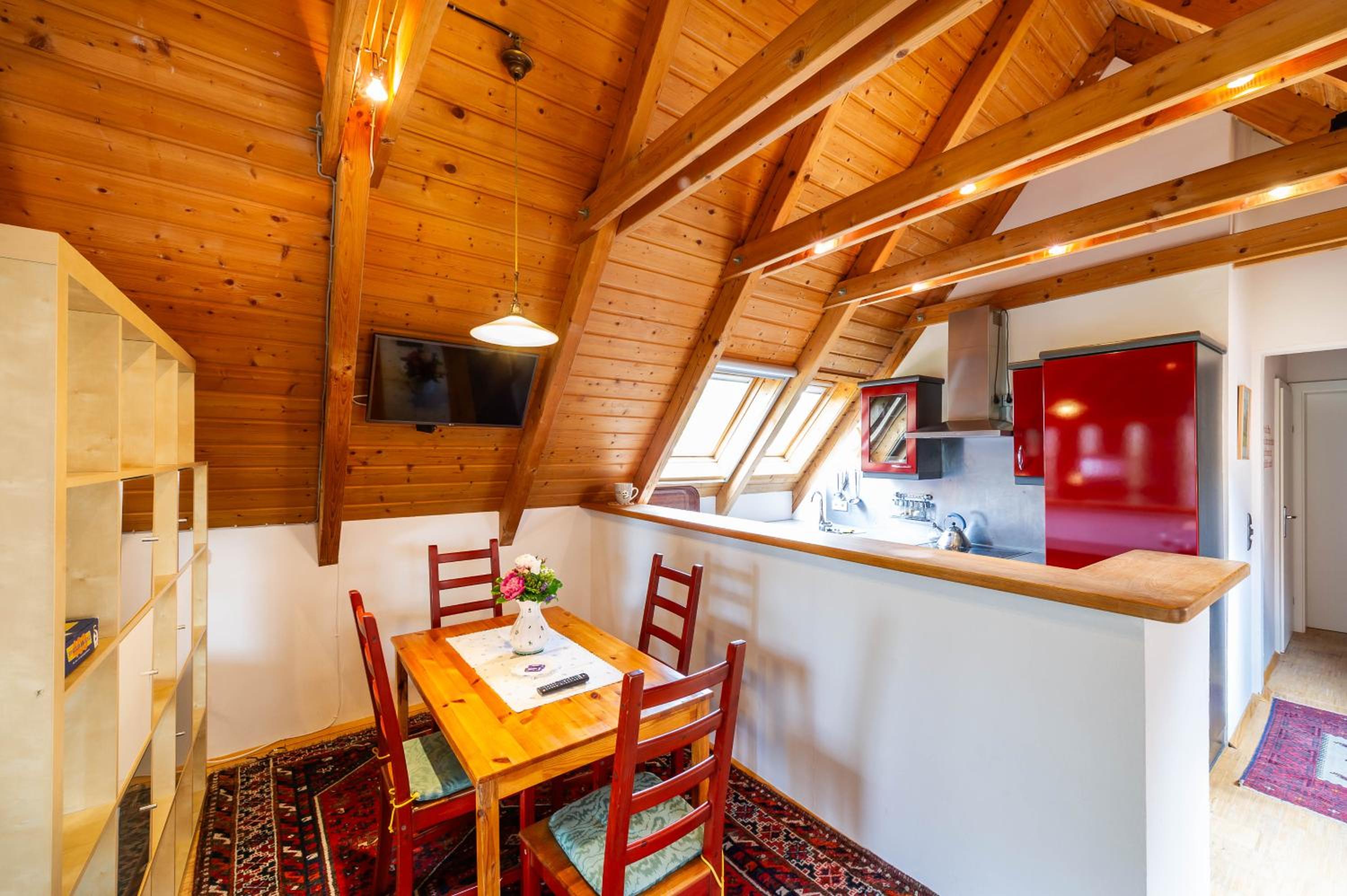 Studio Apartment - Photo 15