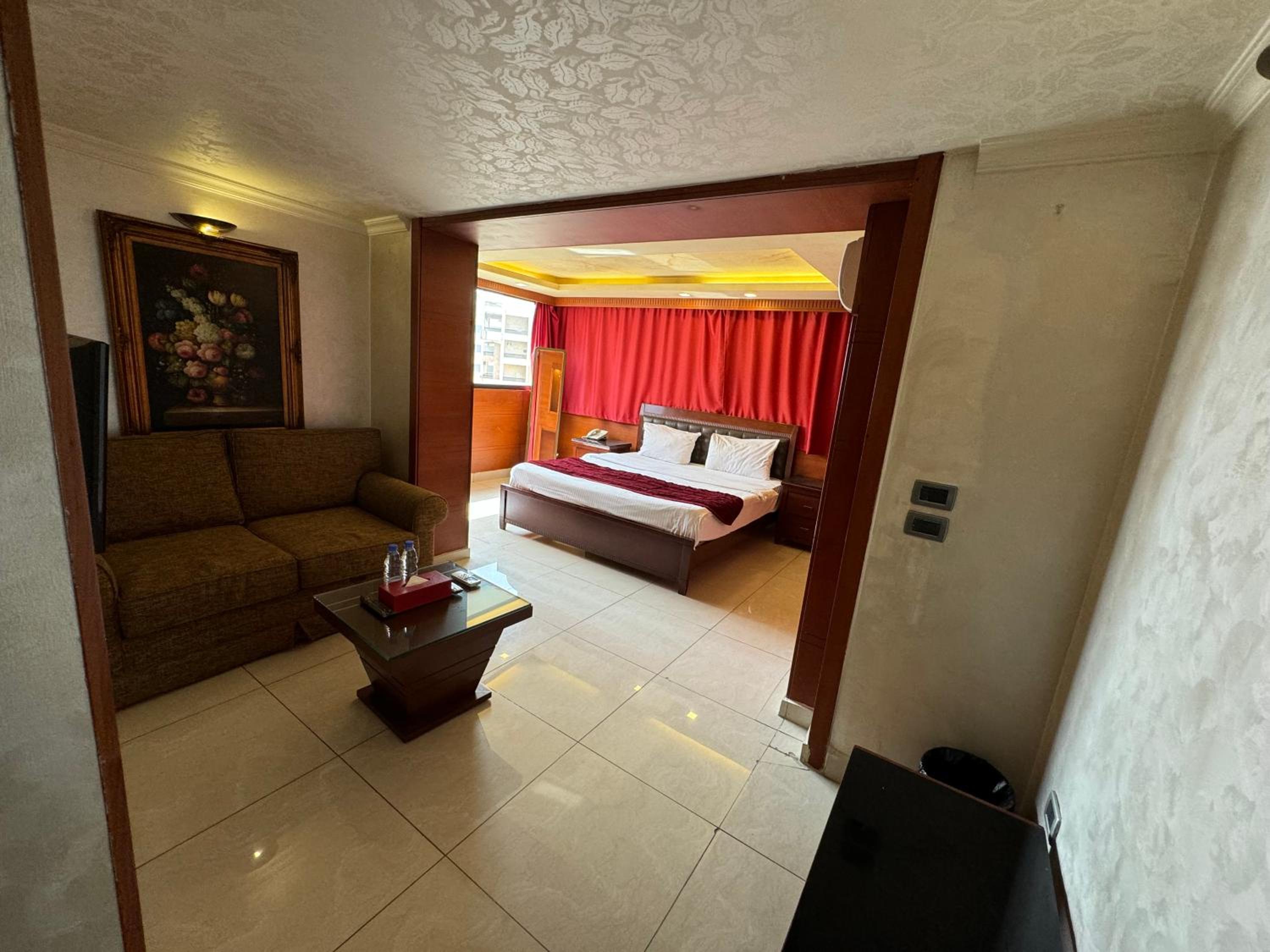 Deluxe Suite