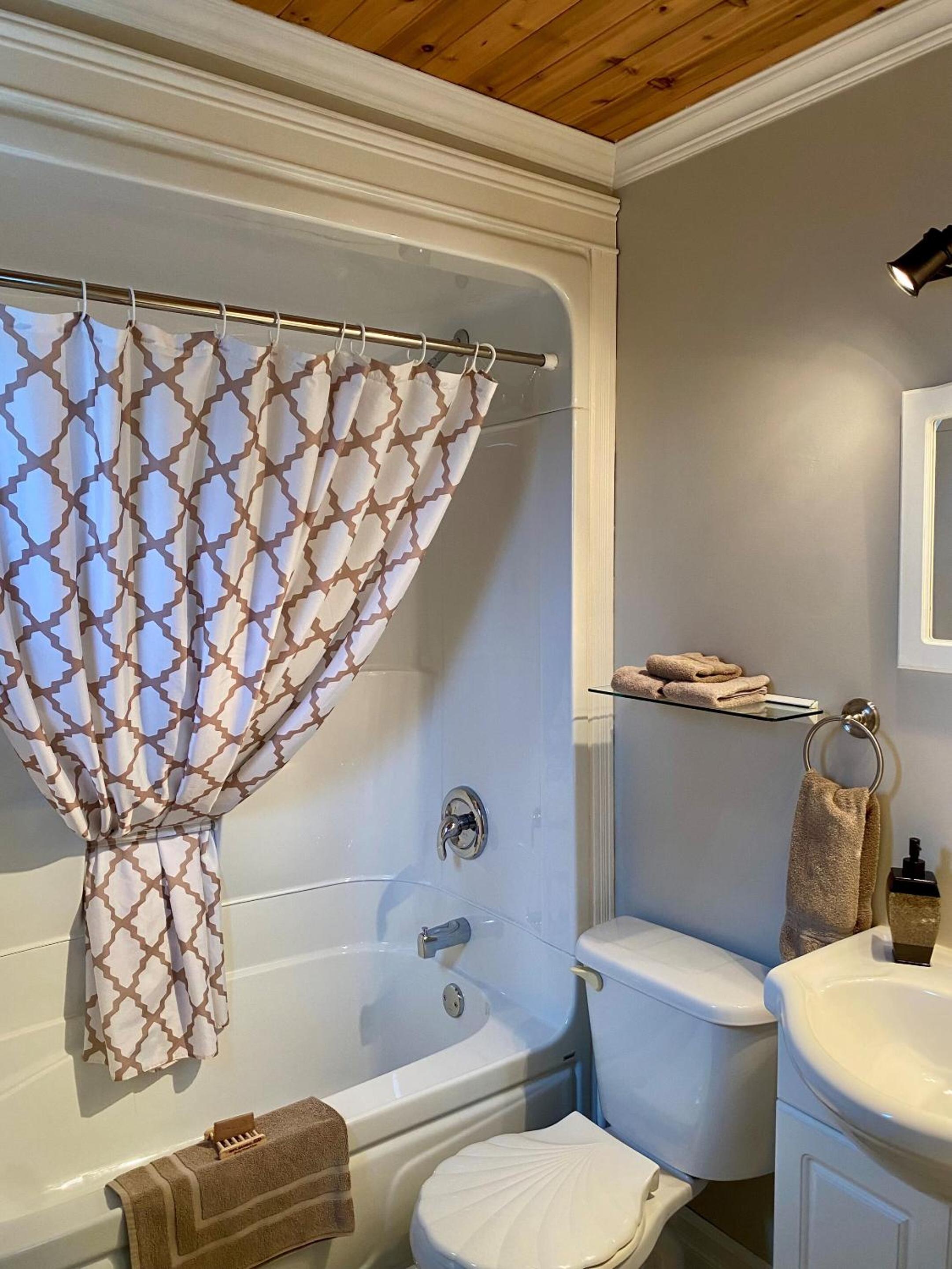 Triple Room with Bath photo 3