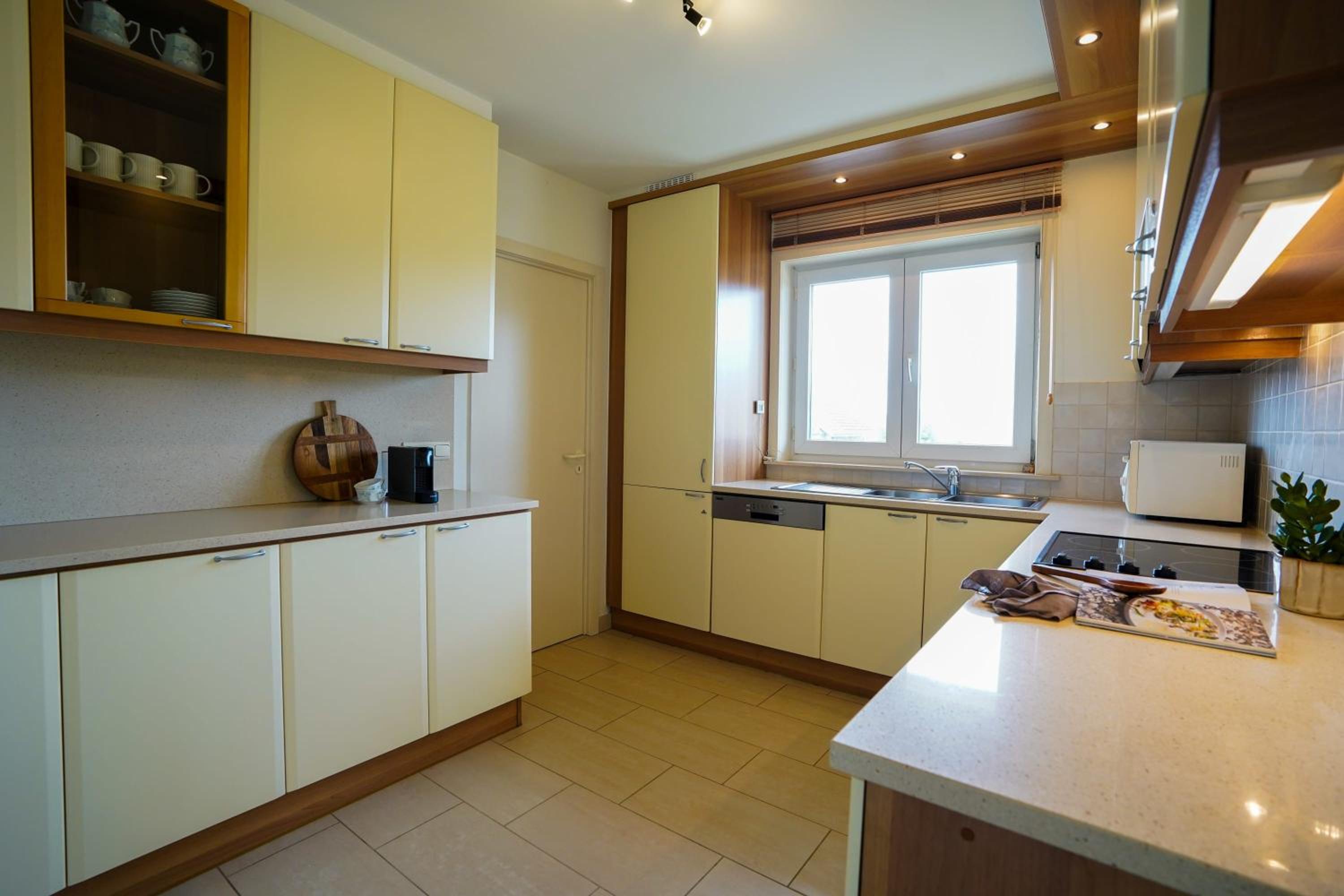 Apartment photo 2