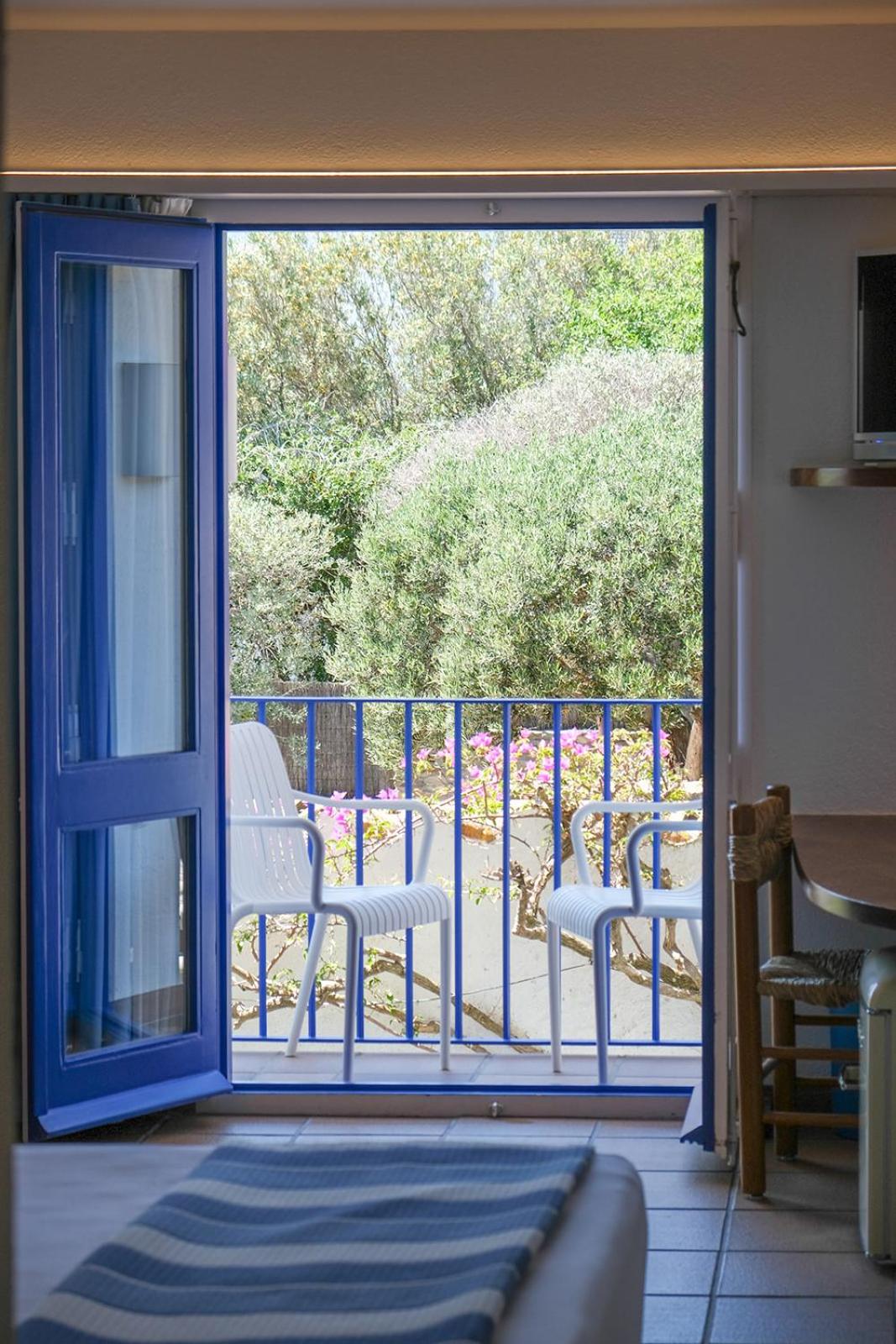 Double Room with Balcony - Photo 5