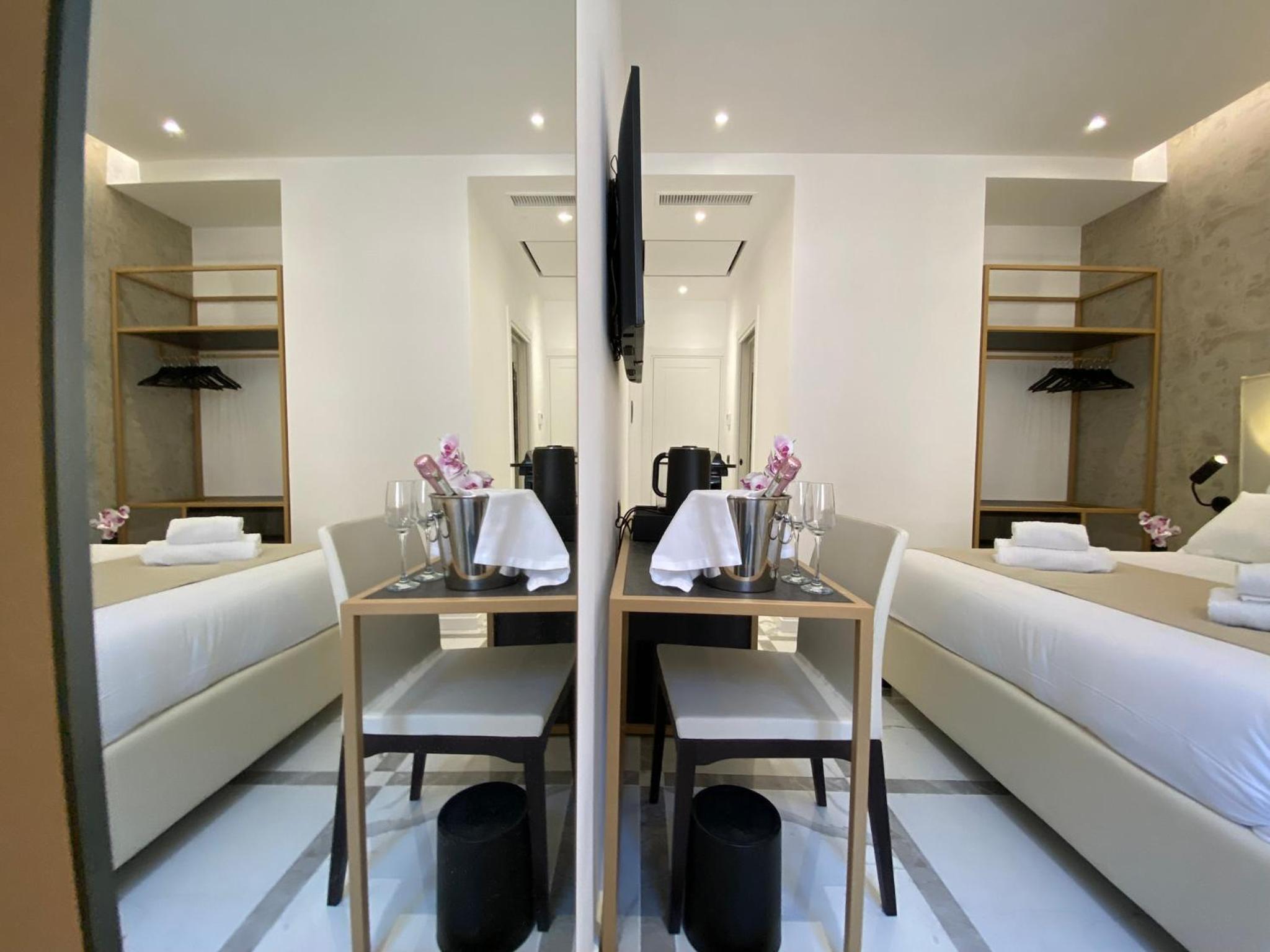 Deluxe Double Room with Extra Bed photo 2