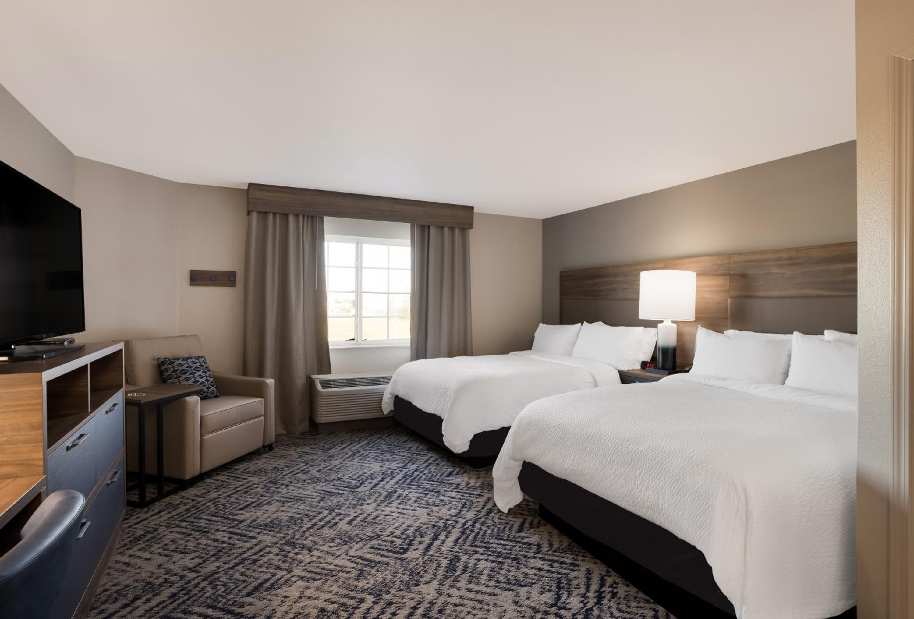Studio Suite with Two Double Beds - Photo 3
