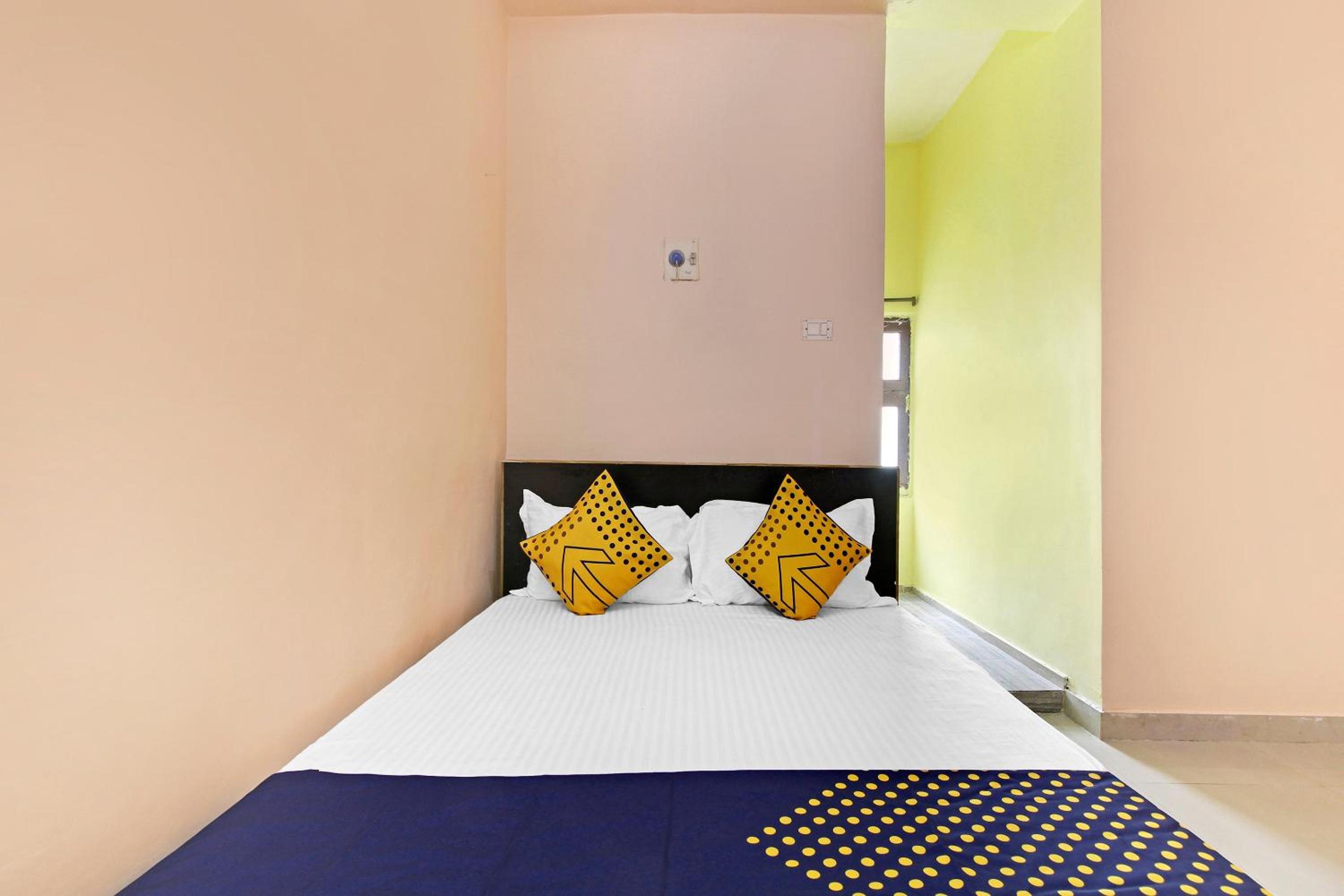 Standard Double Room With Fan photo 1