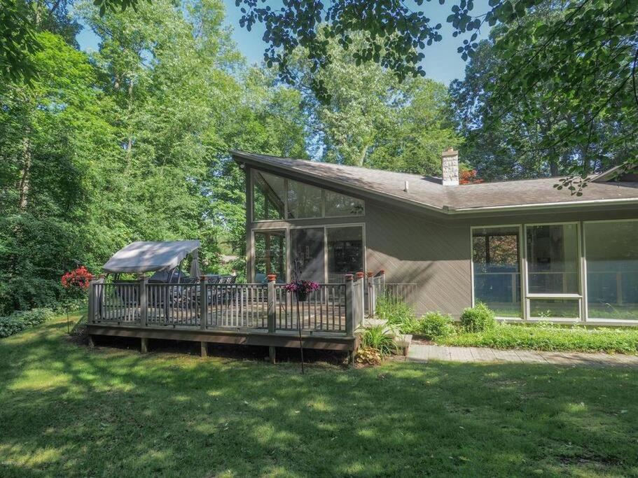 Four-Bedroom House photo 2