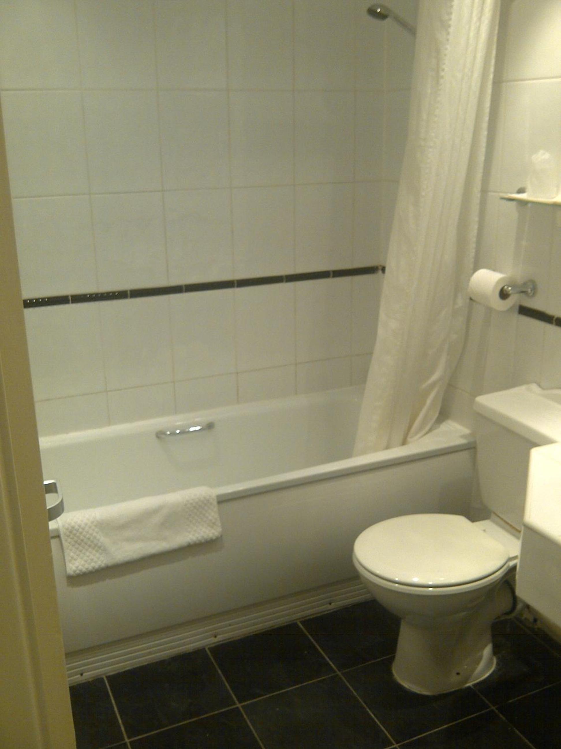 Triple Room Ensuite - Photo 4