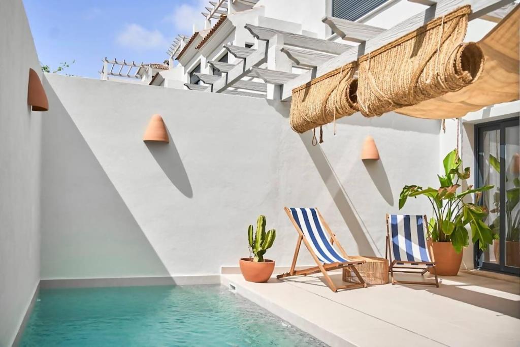 Three-Bedroom House photo 2