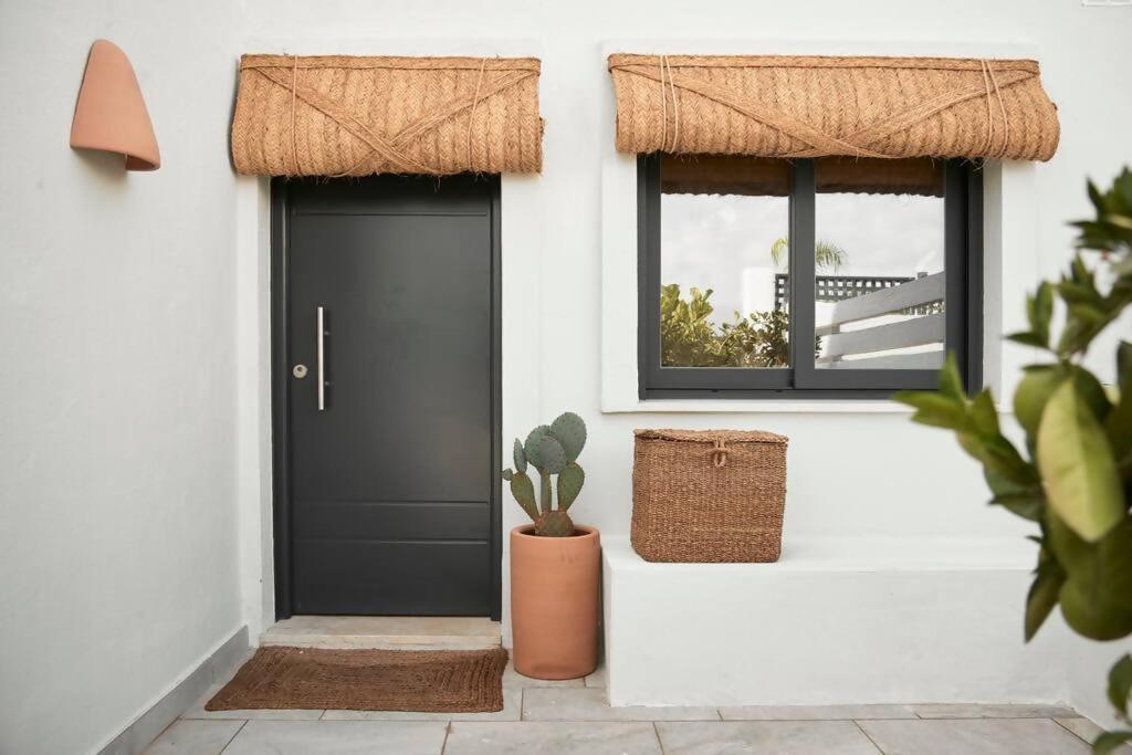 Three-Bedroom House photo 3