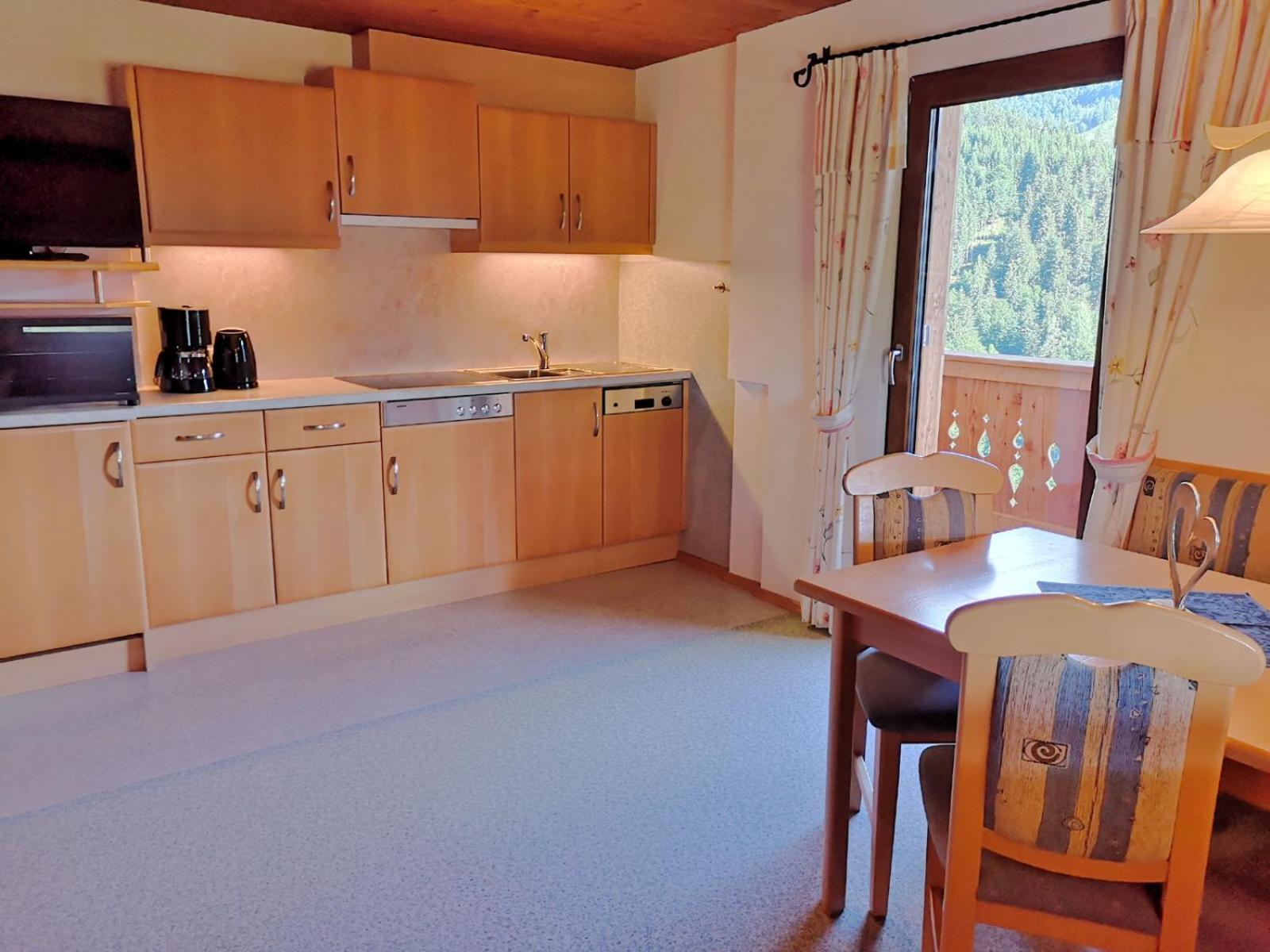Three-Bedroom Apartment photo 2