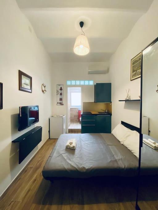 One-Bedroom Apartment photo 3